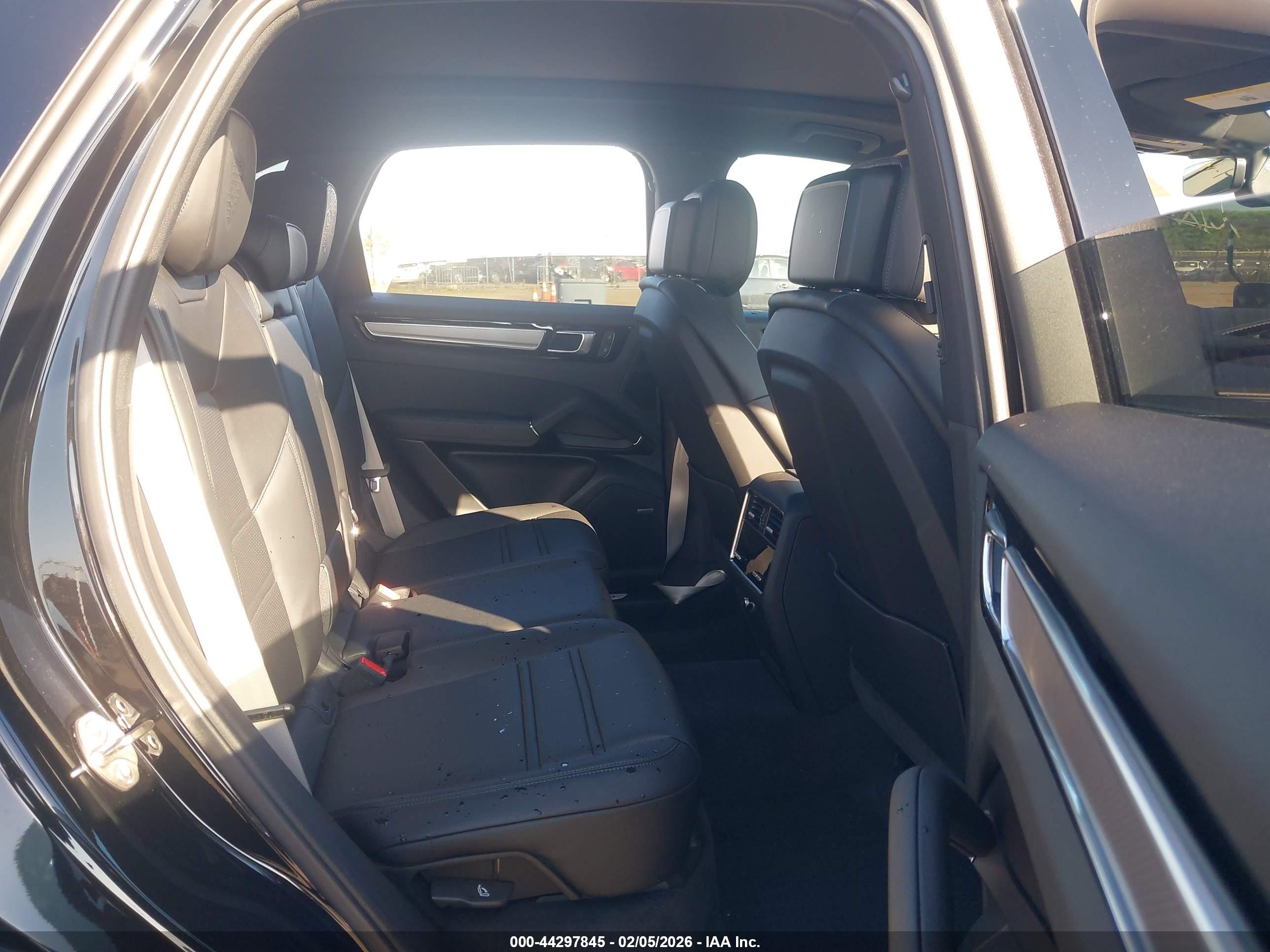 PORSCHE CAYENNE image 8