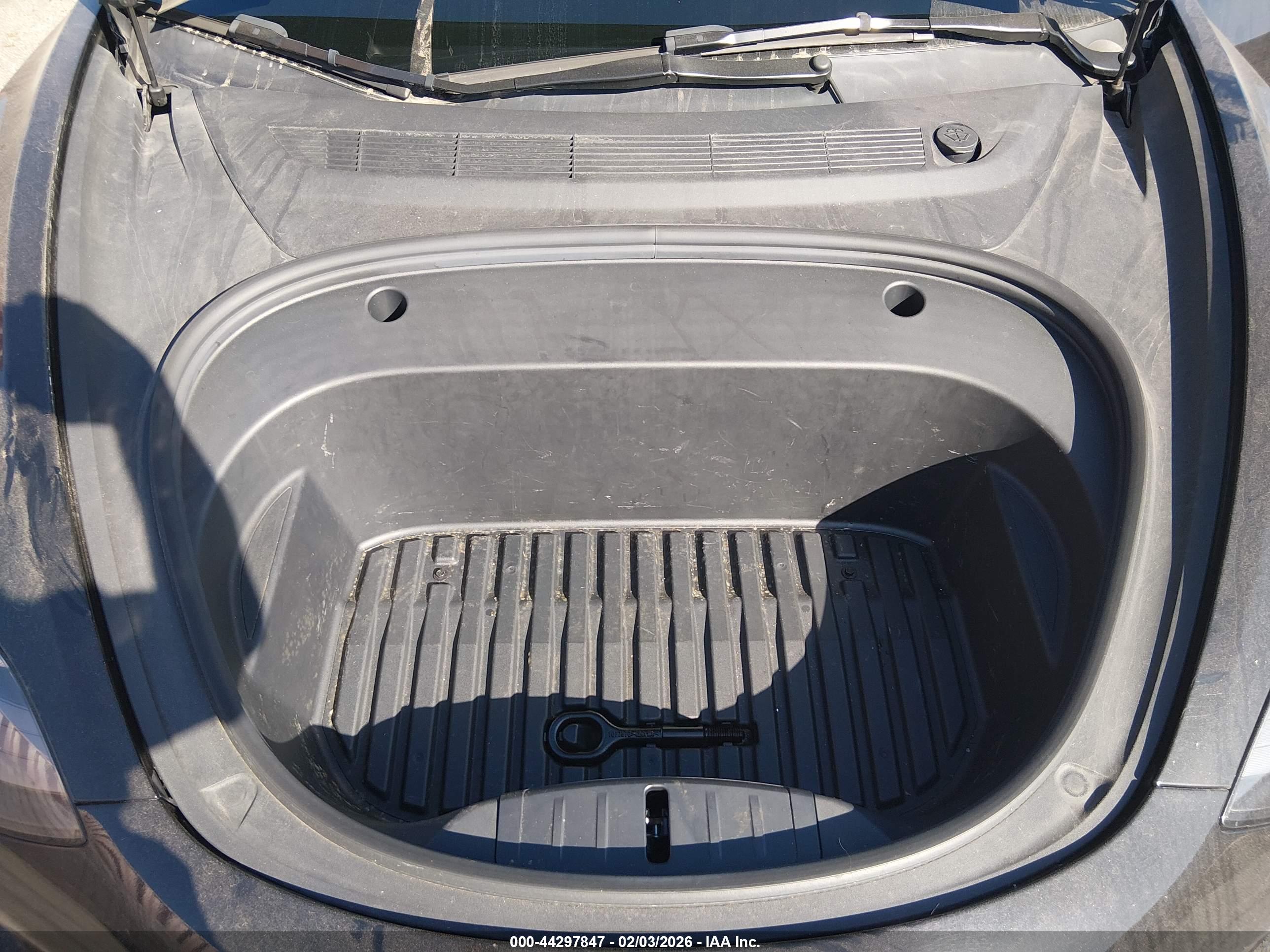 TESLA MODEL image 10