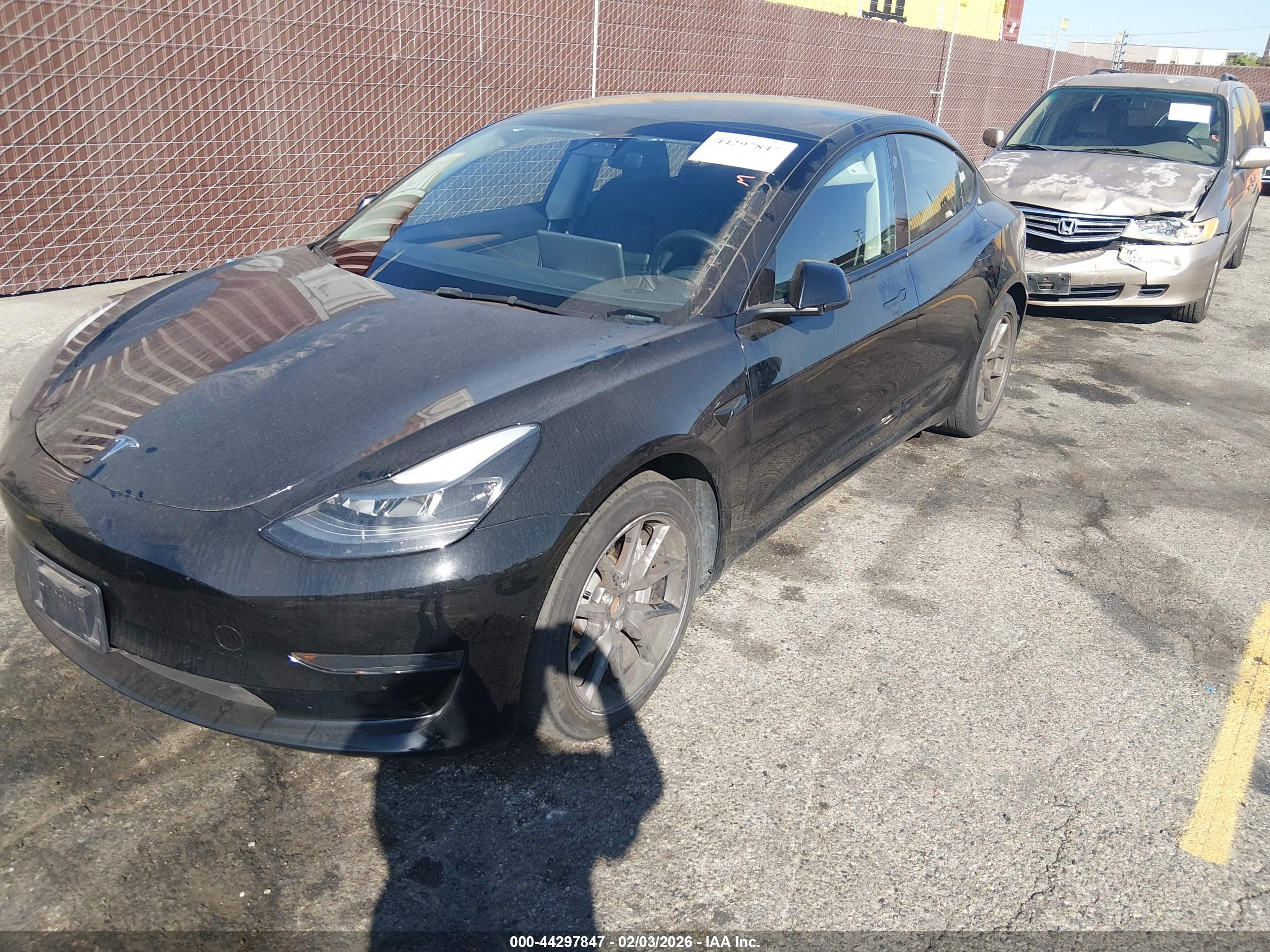 TESLA MODEL image 2