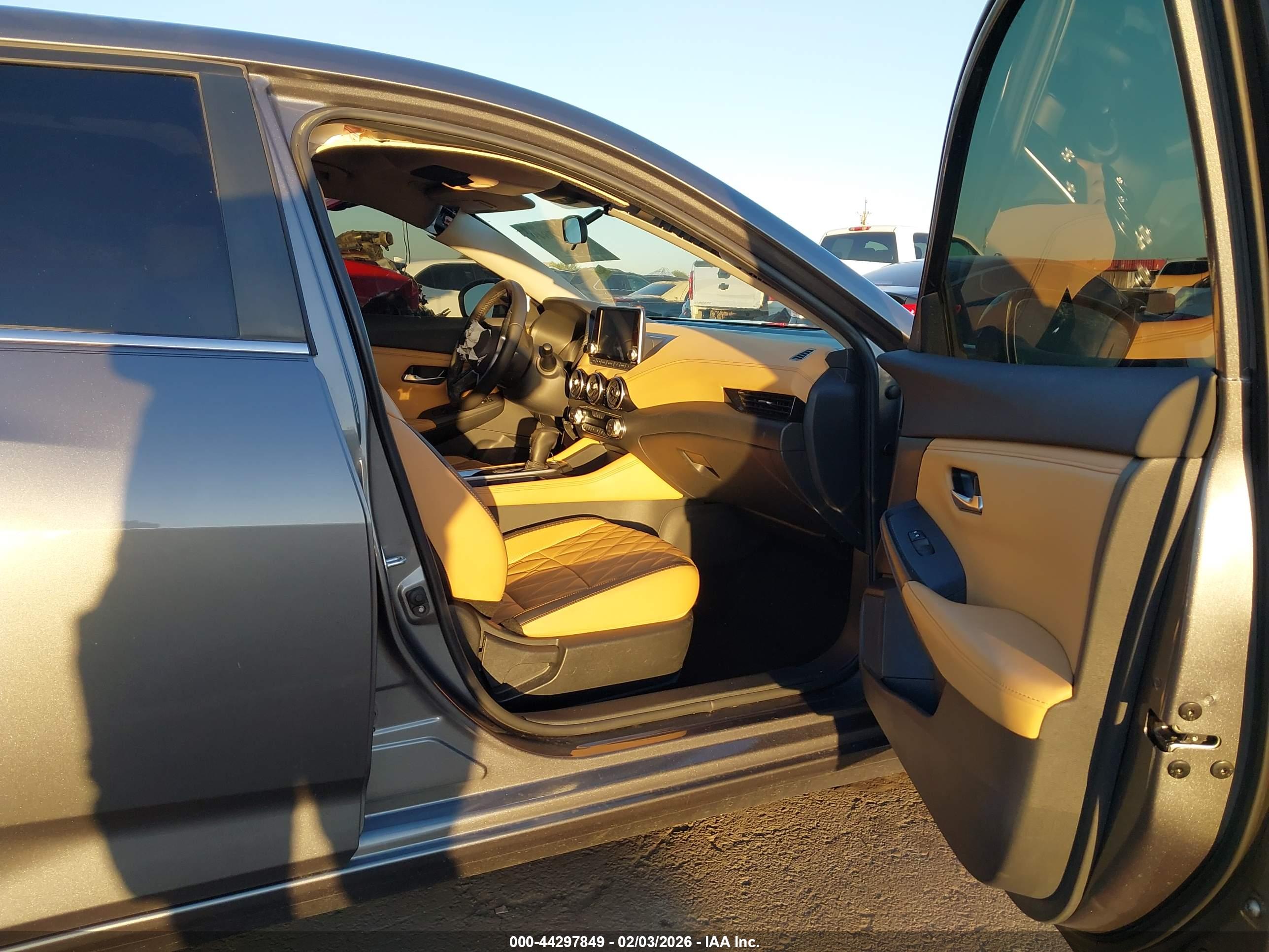 NISSAN SENTRA image 5