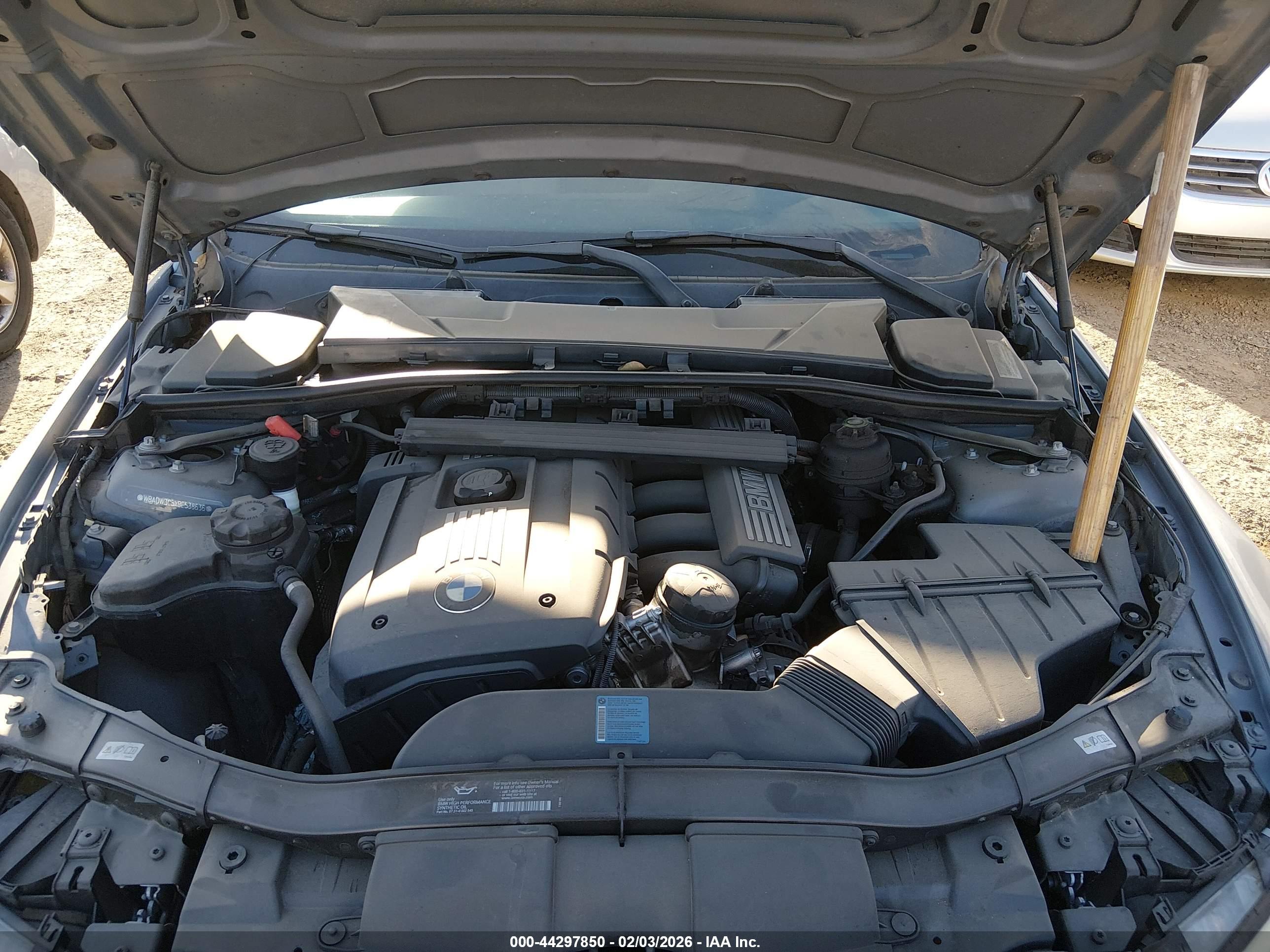 BMW 328I image 10