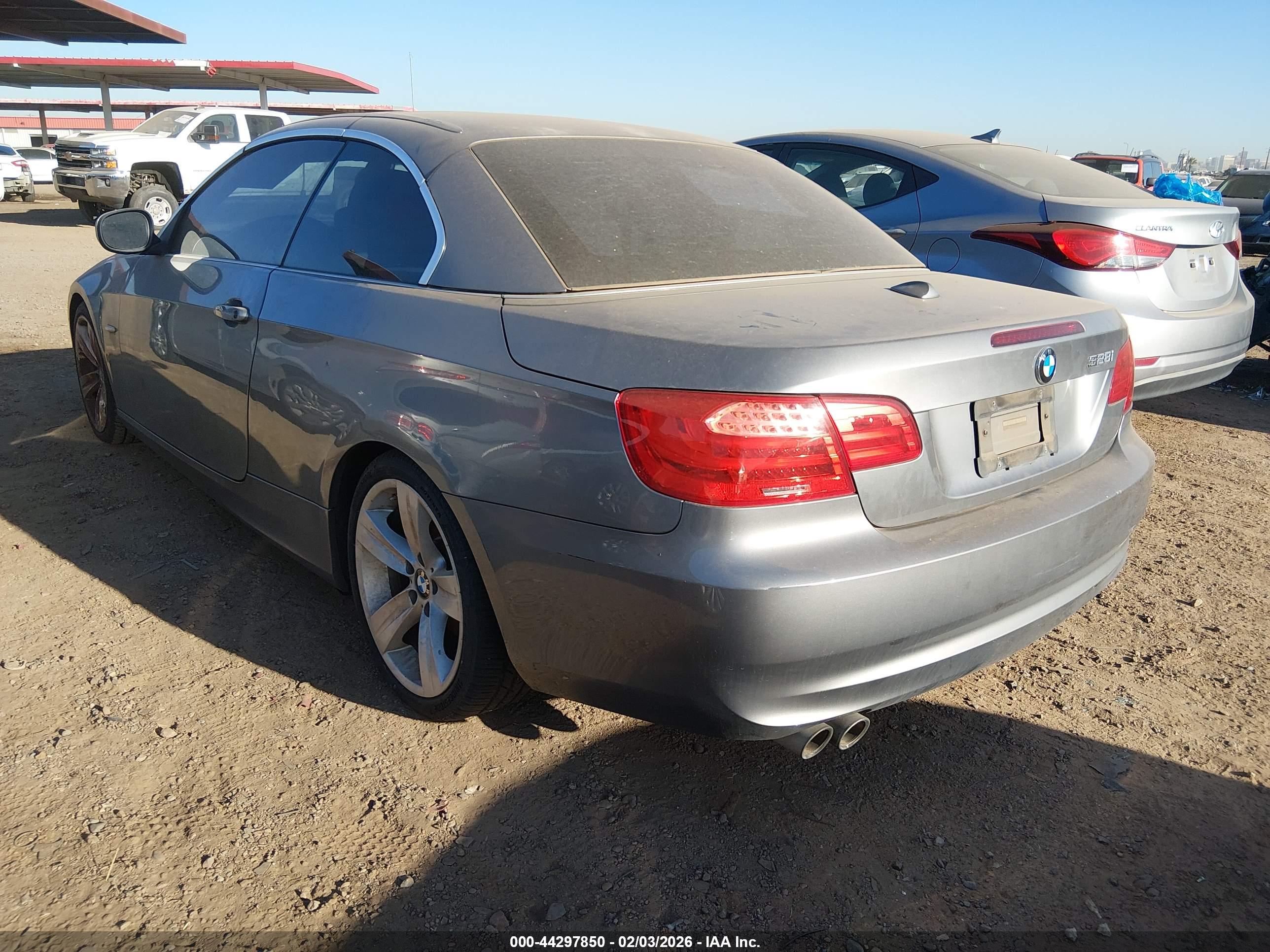 BMW 328I image 3