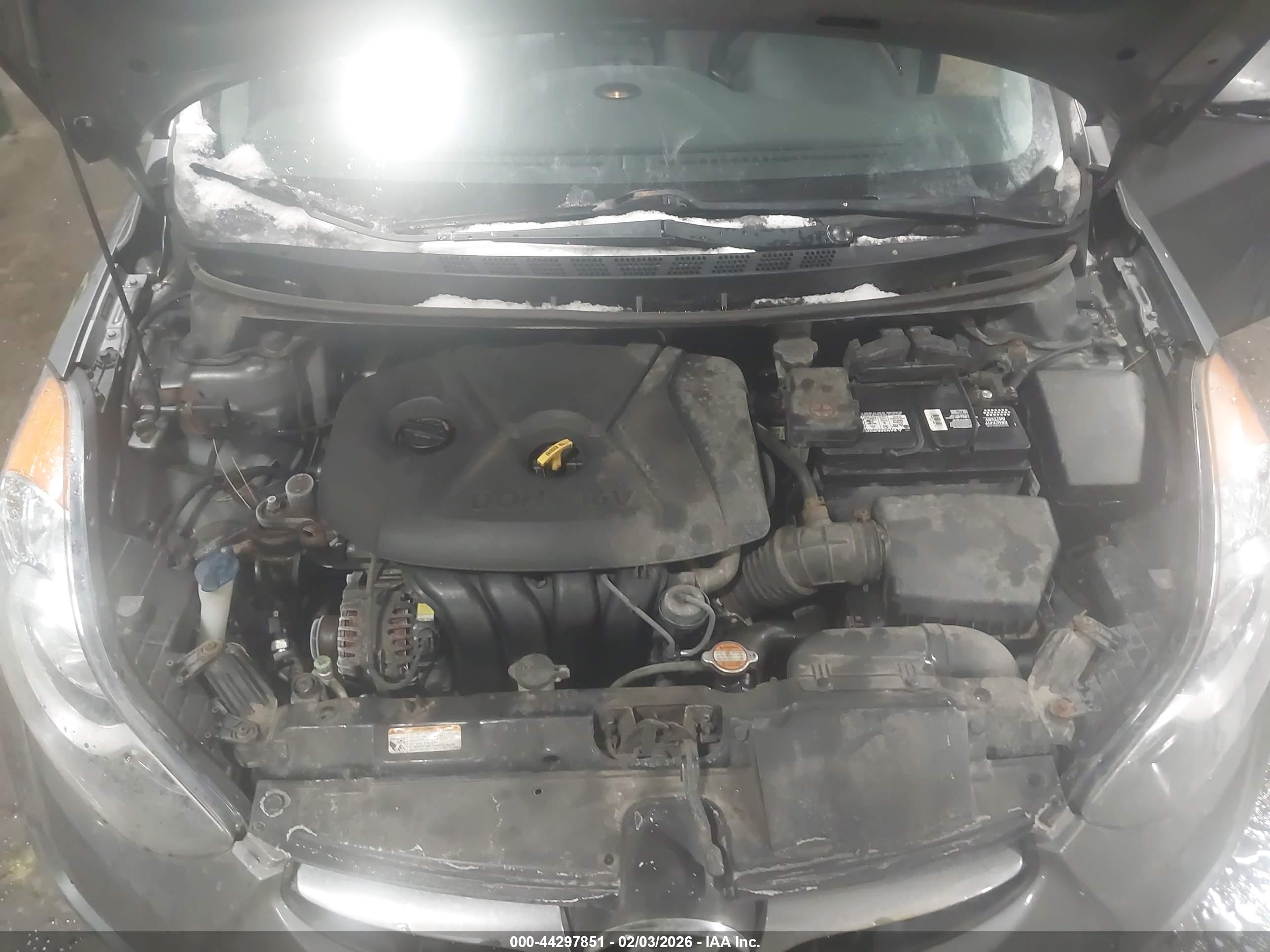 HYUNDAI ELANTRA image 10