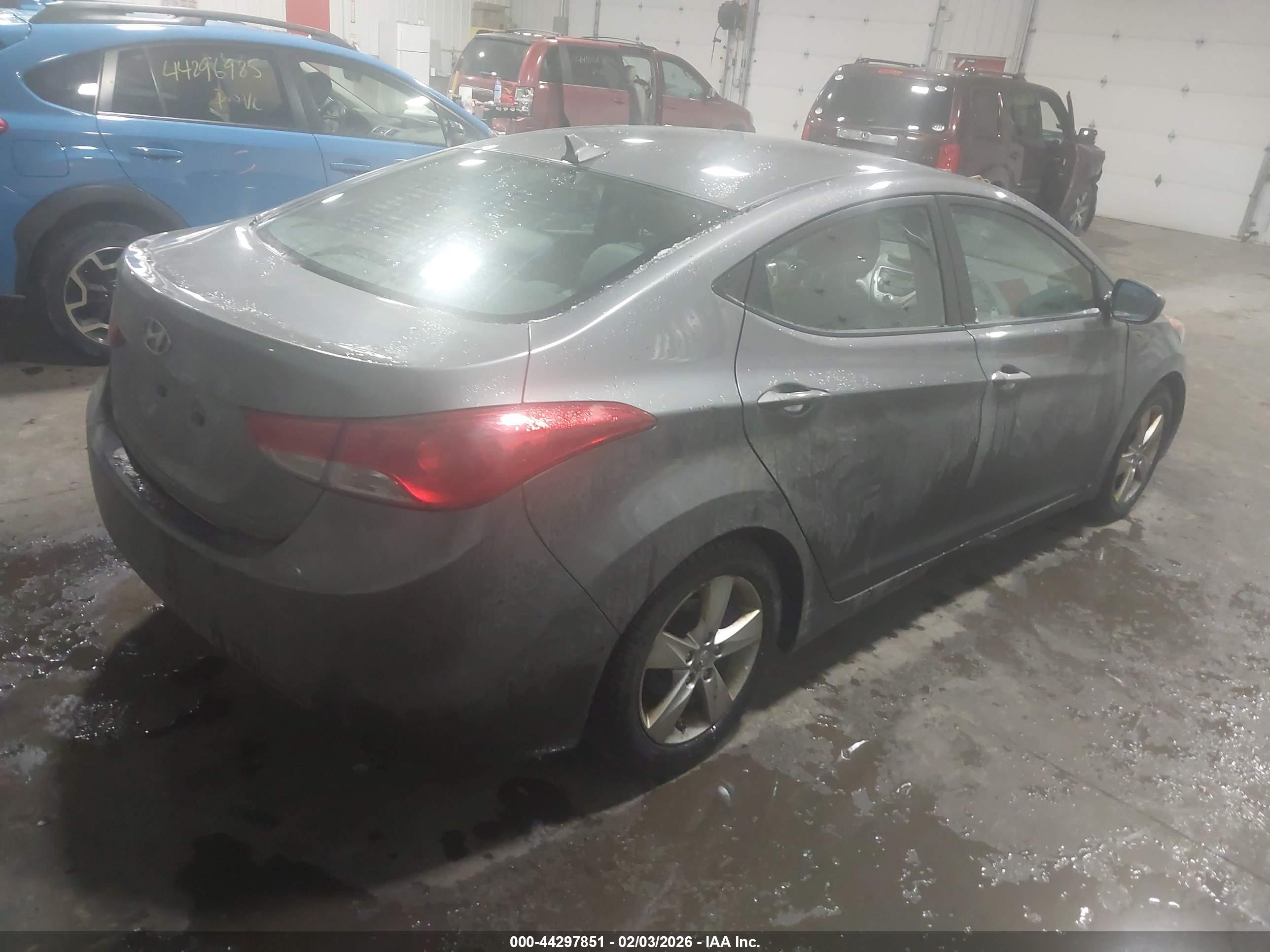 HYUNDAI ELANTRA image 4