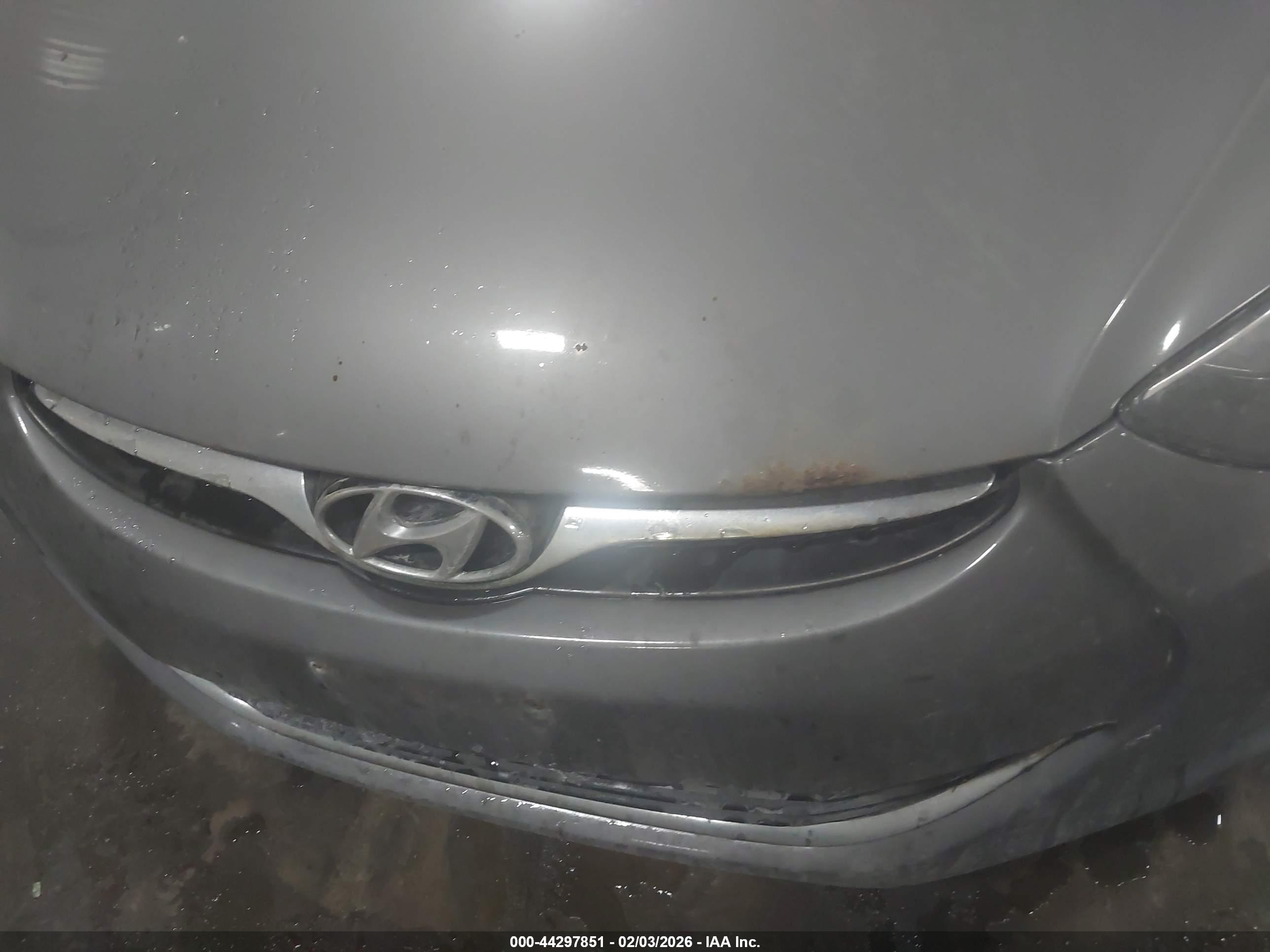 HYUNDAI ELANTRA image 6