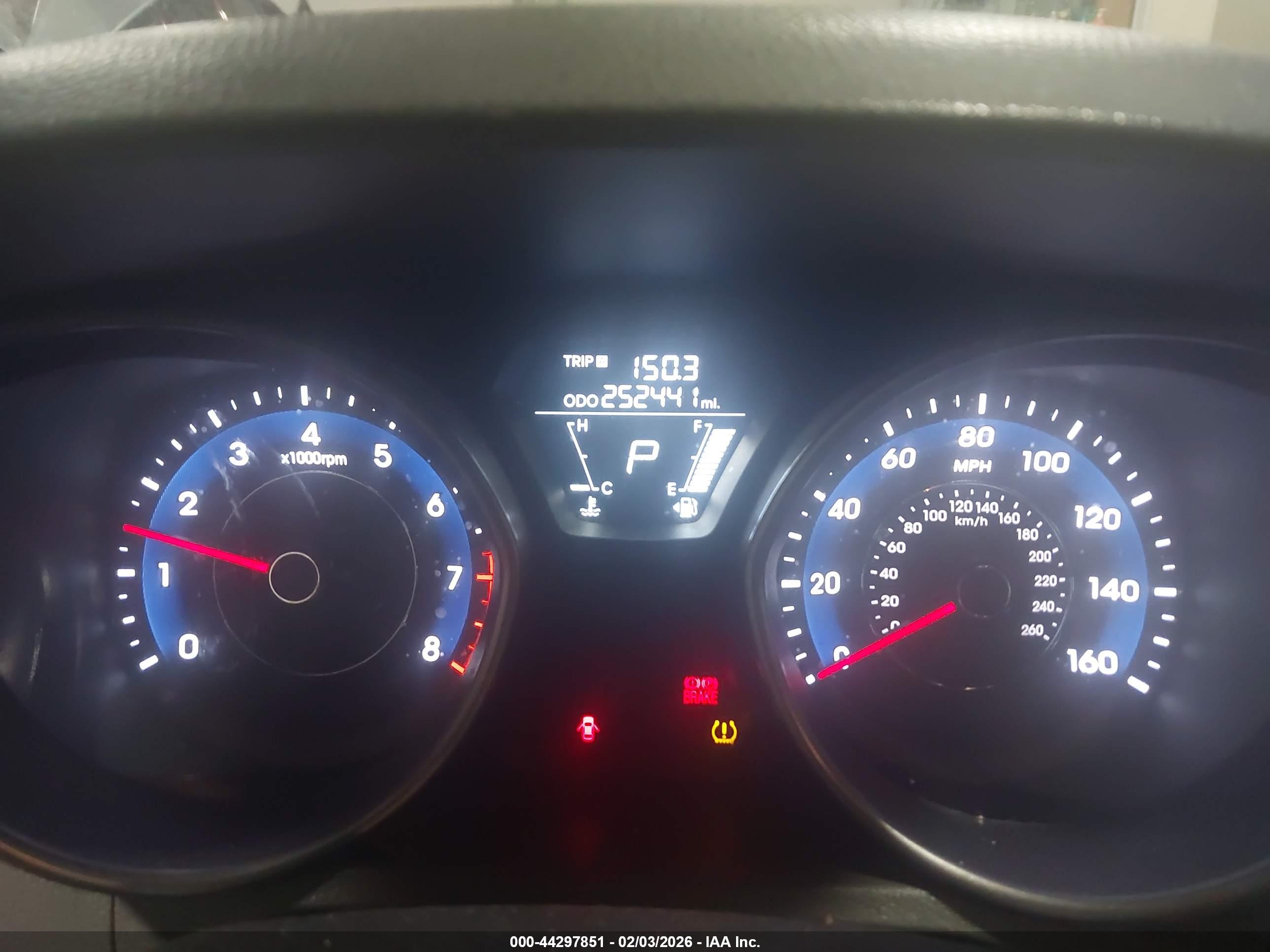 HYUNDAI ELANTRA image 7