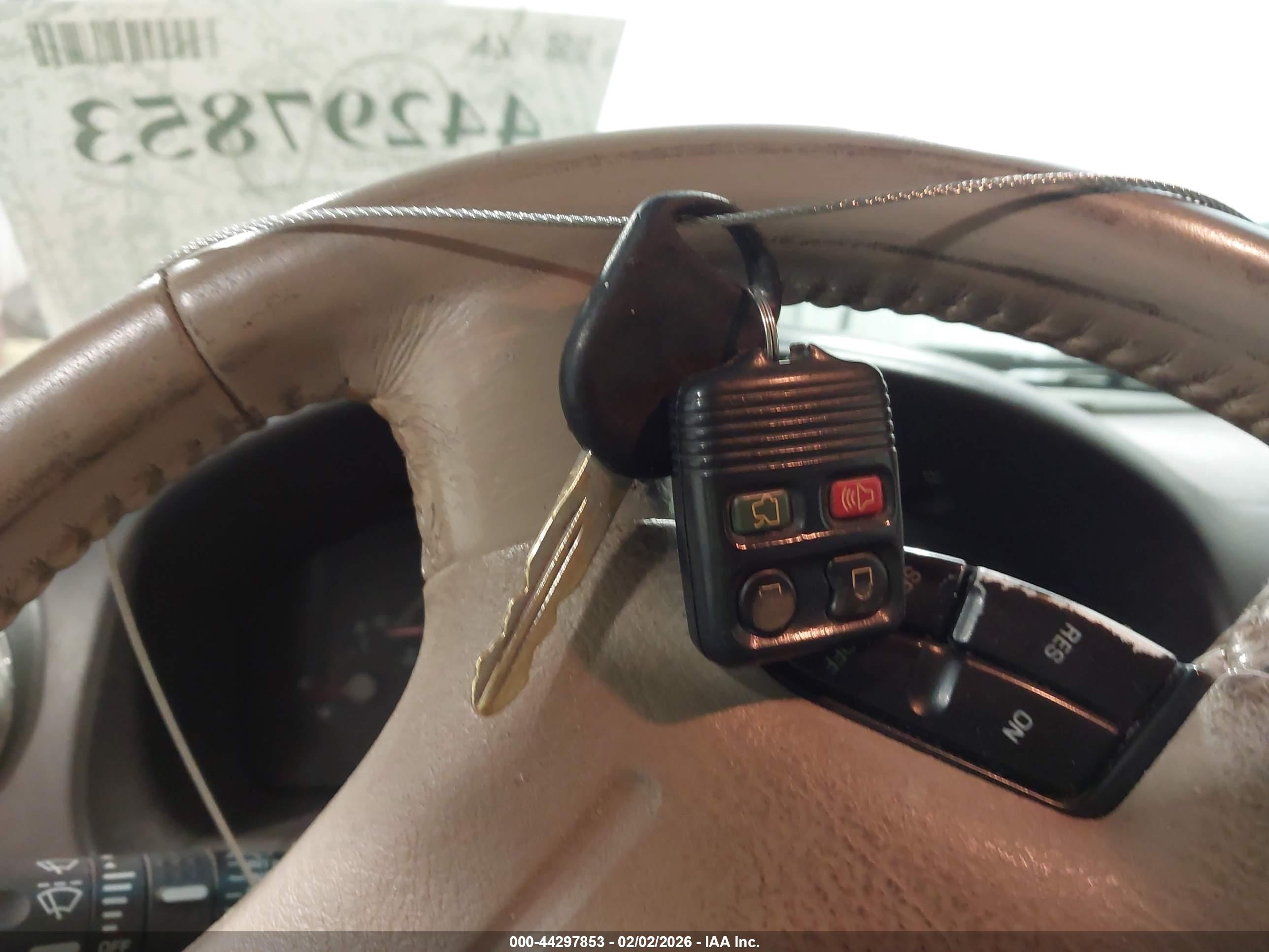 FORD EXPEDITION image 11