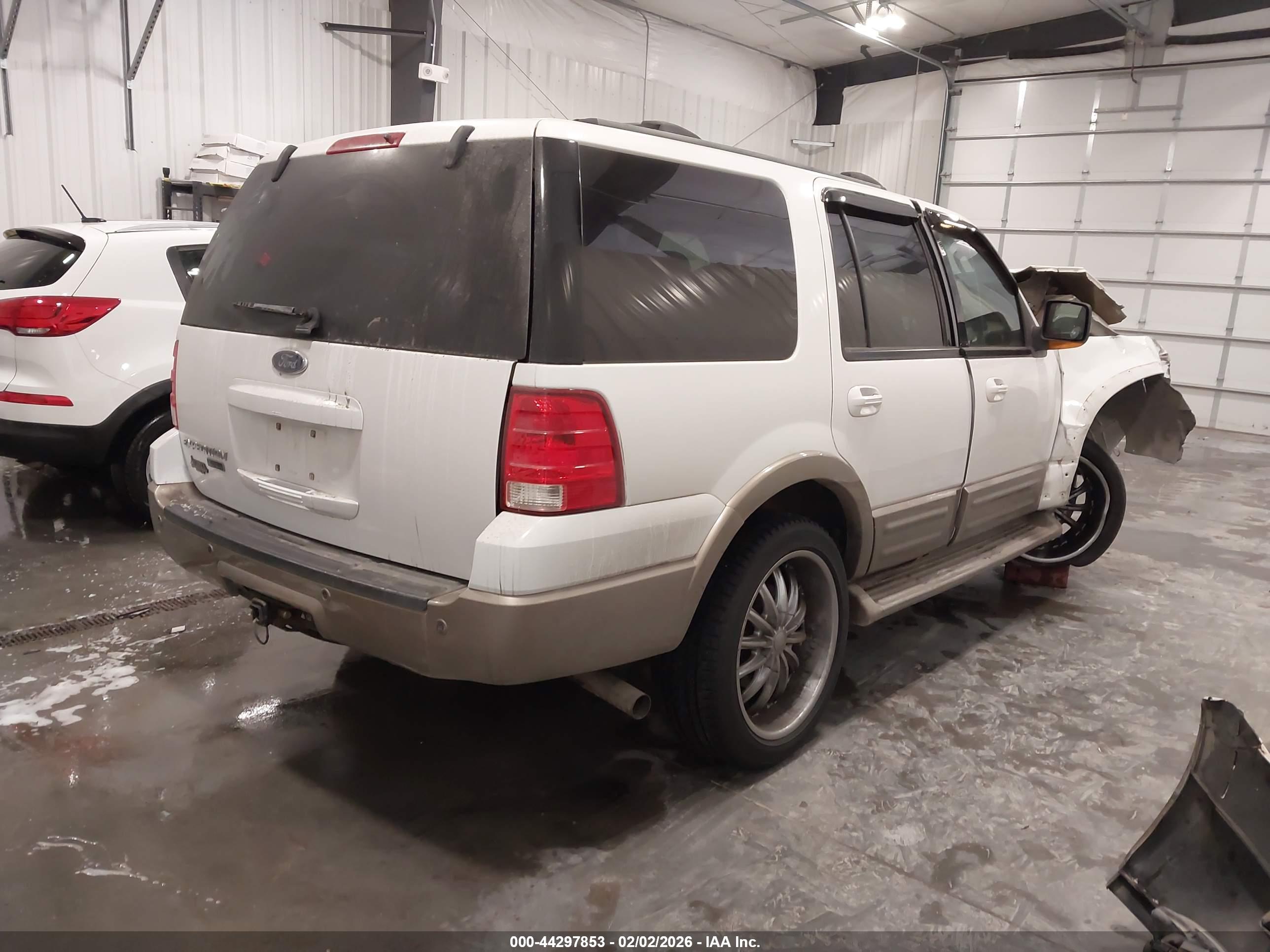 FORD EXPEDITION image 4