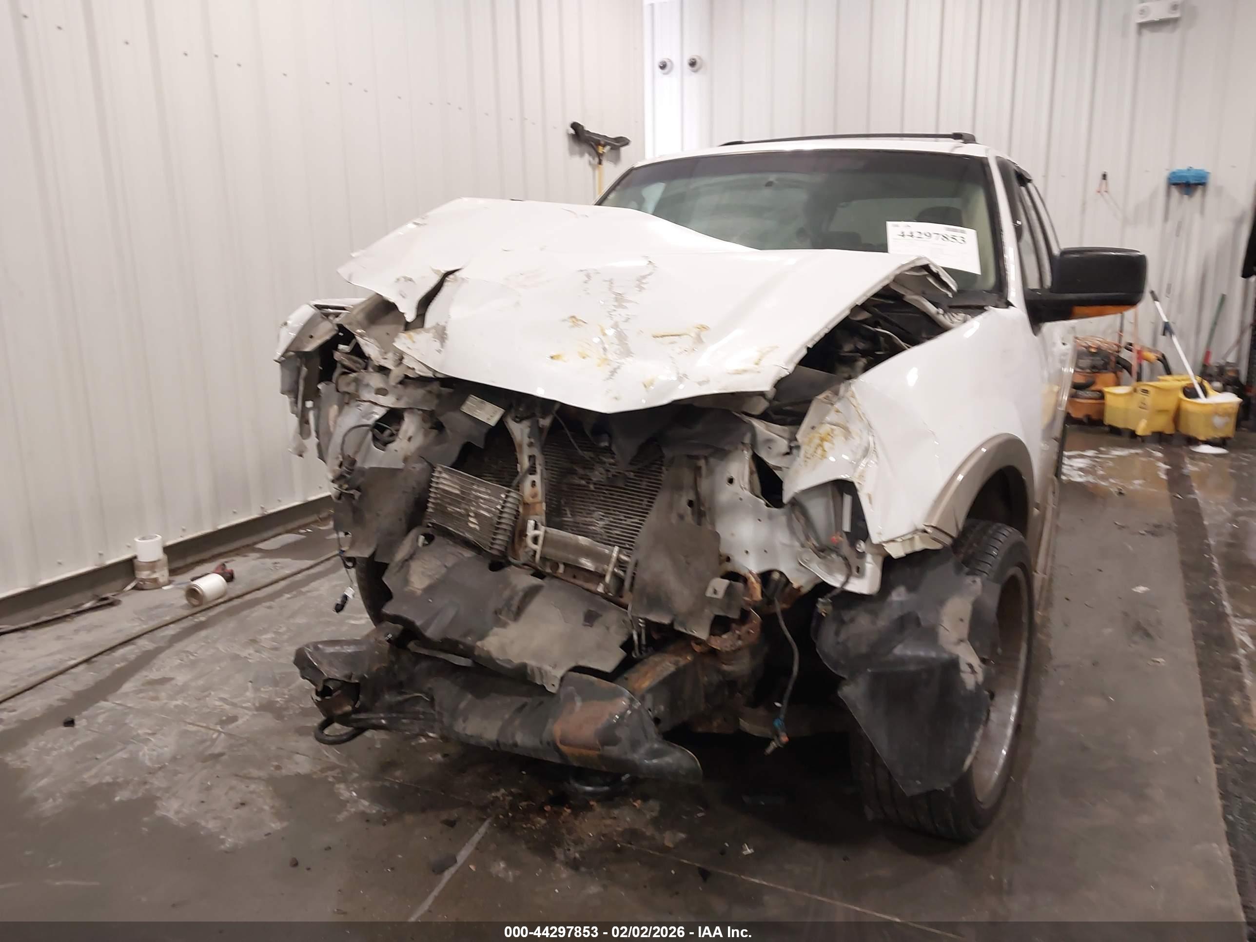 FORD EXPEDITION image 6