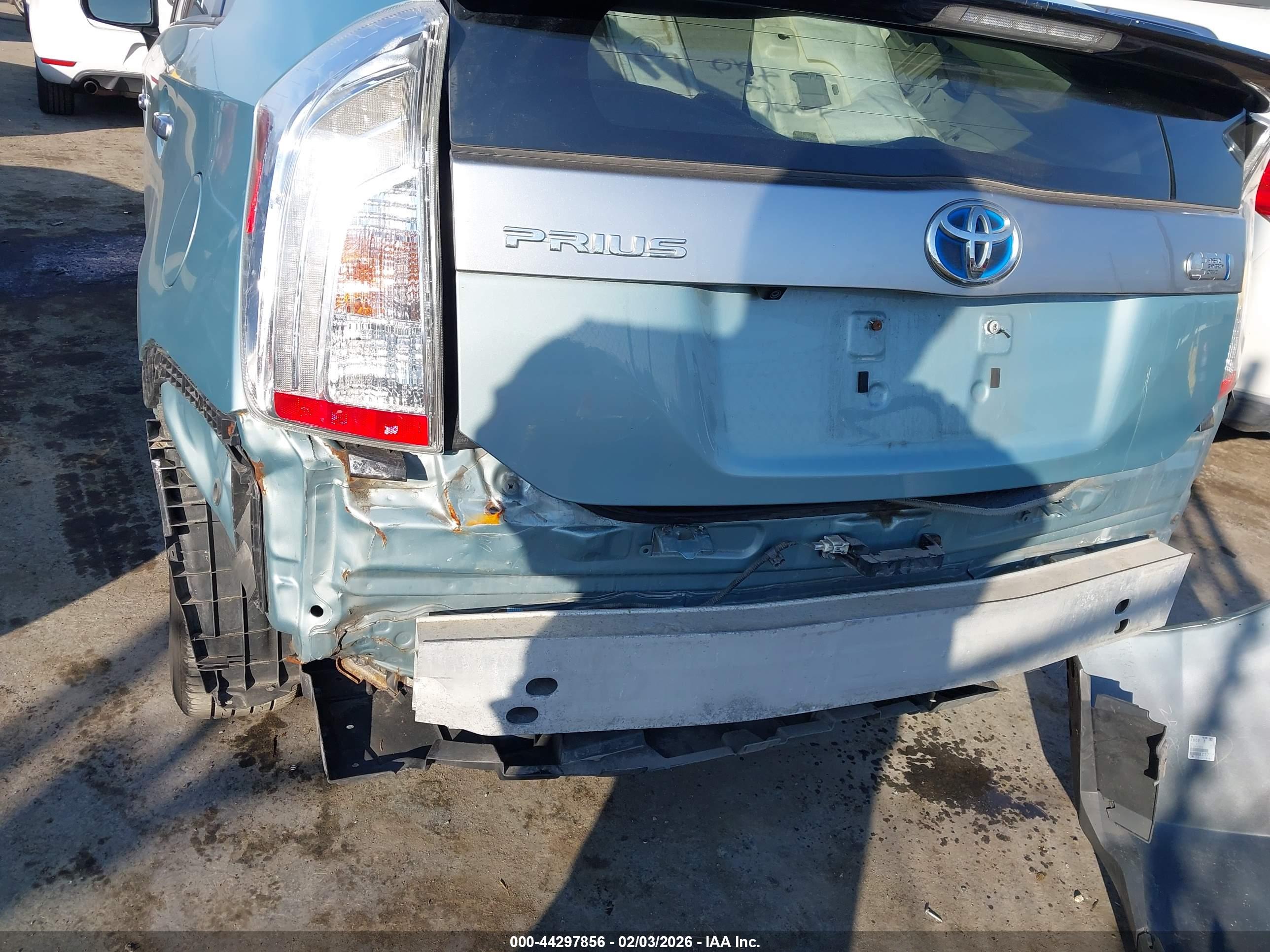 TOYOTA PRIUS image 6