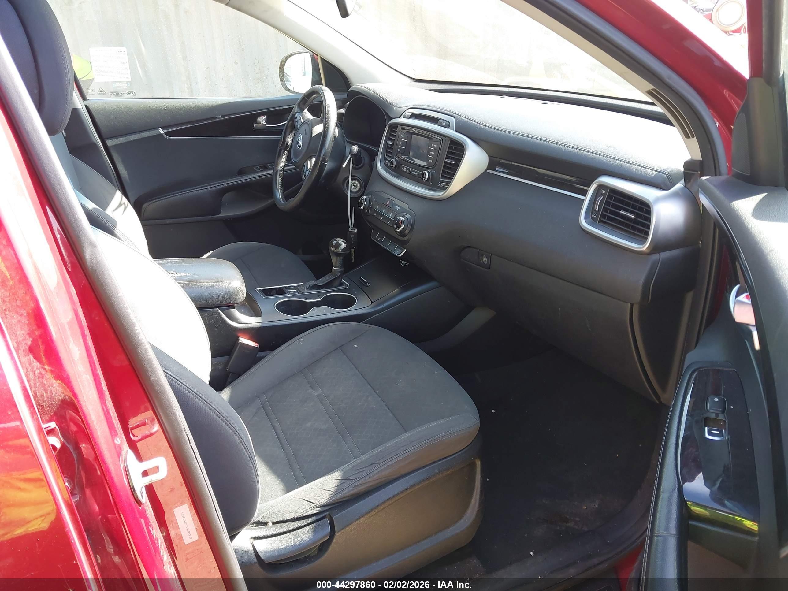 KIA SORENTO image 5