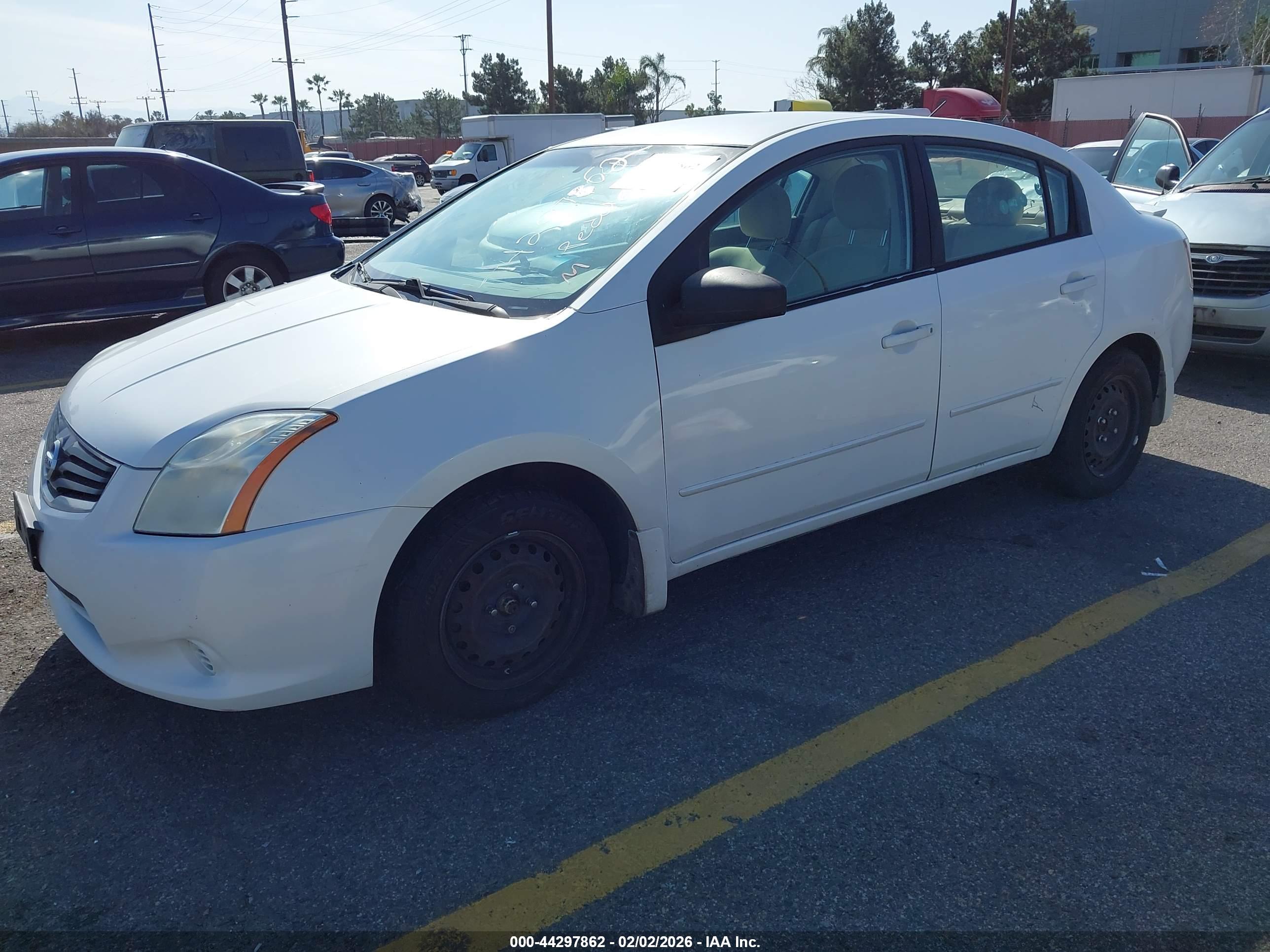 NISSAN SENTRA image 2