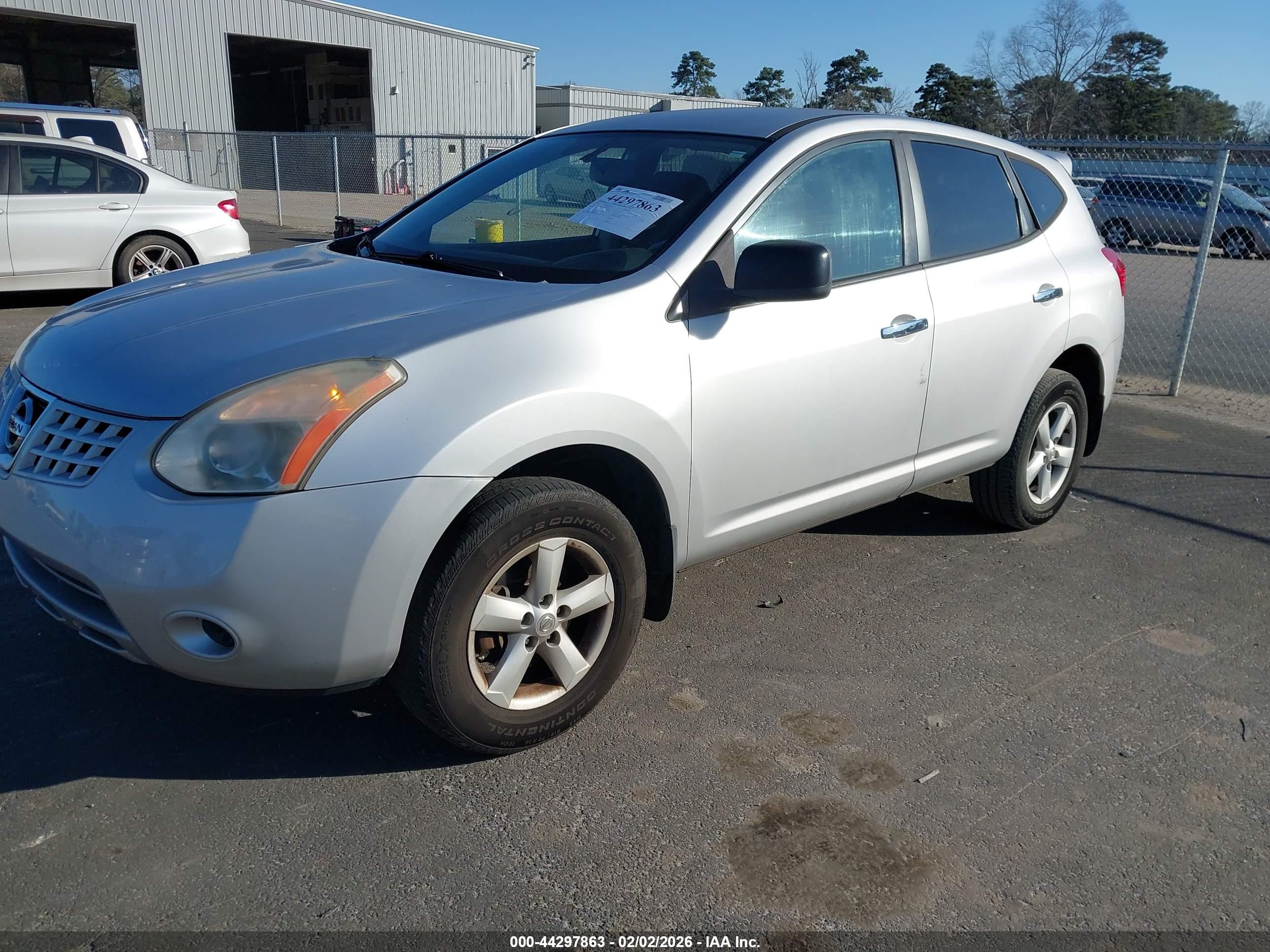 NISSAN ROGUE image 2