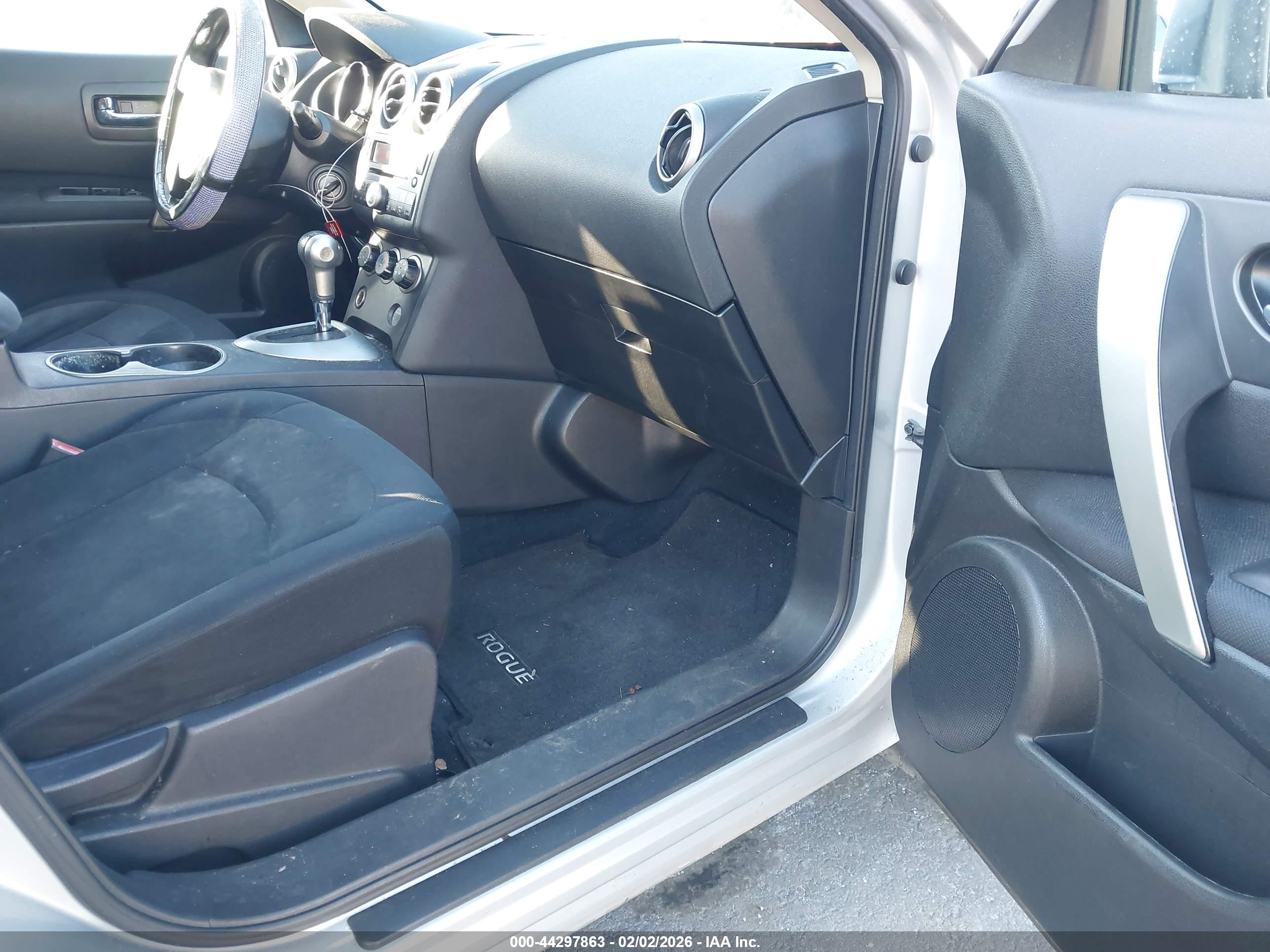 NISSAN ROGUE image 5