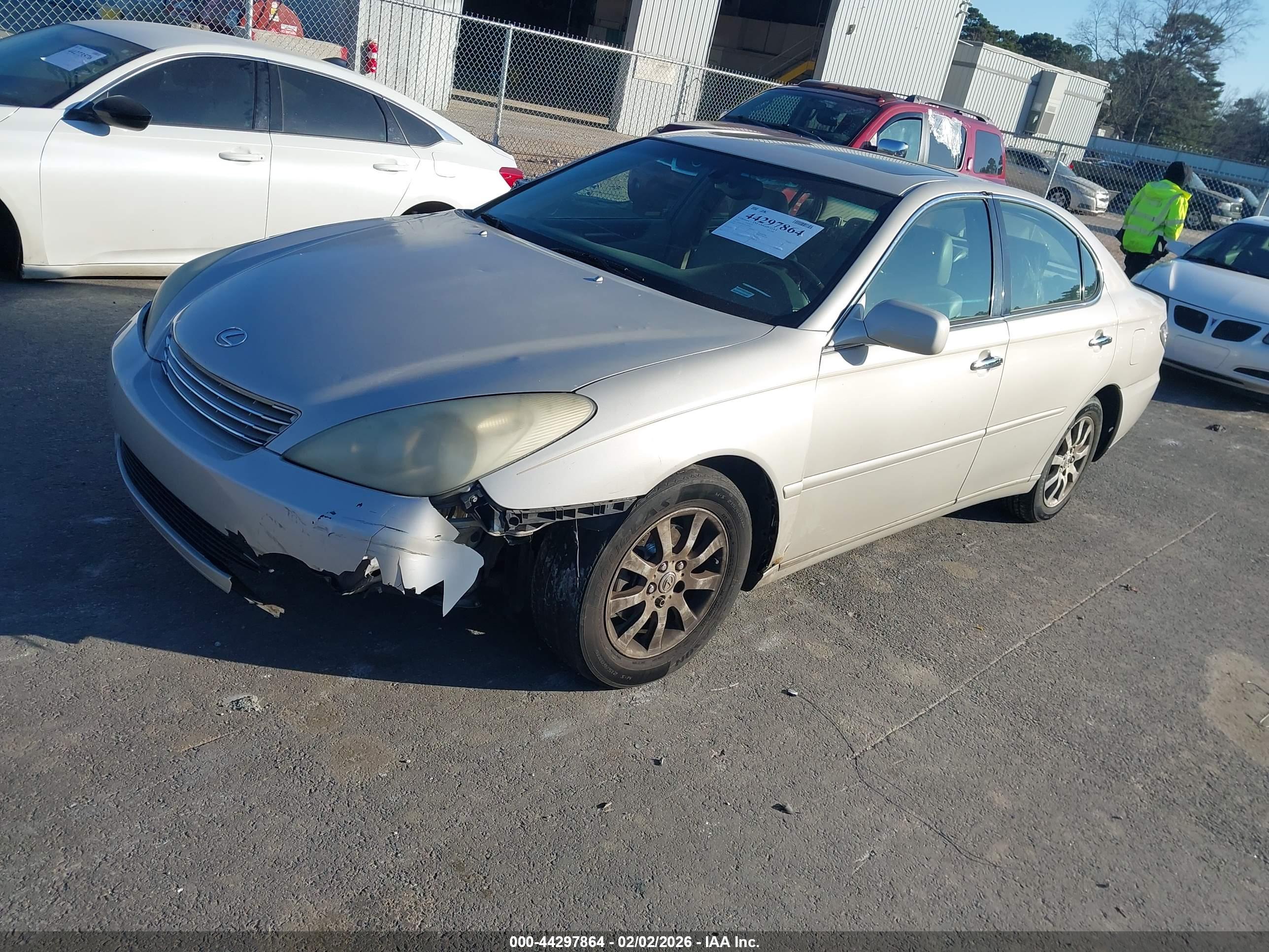 LEXUS ES image 2