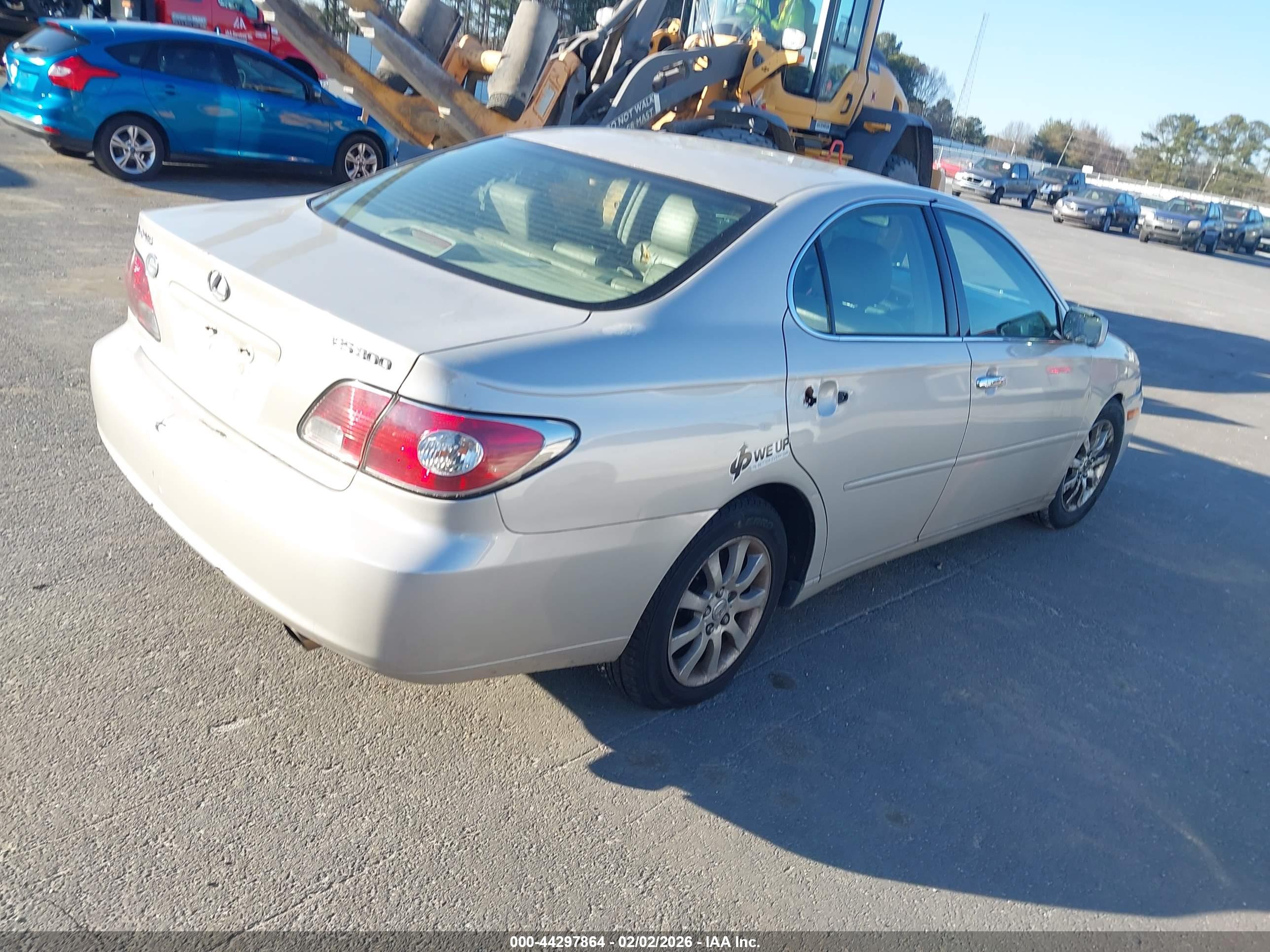 LEXUS ES image 4