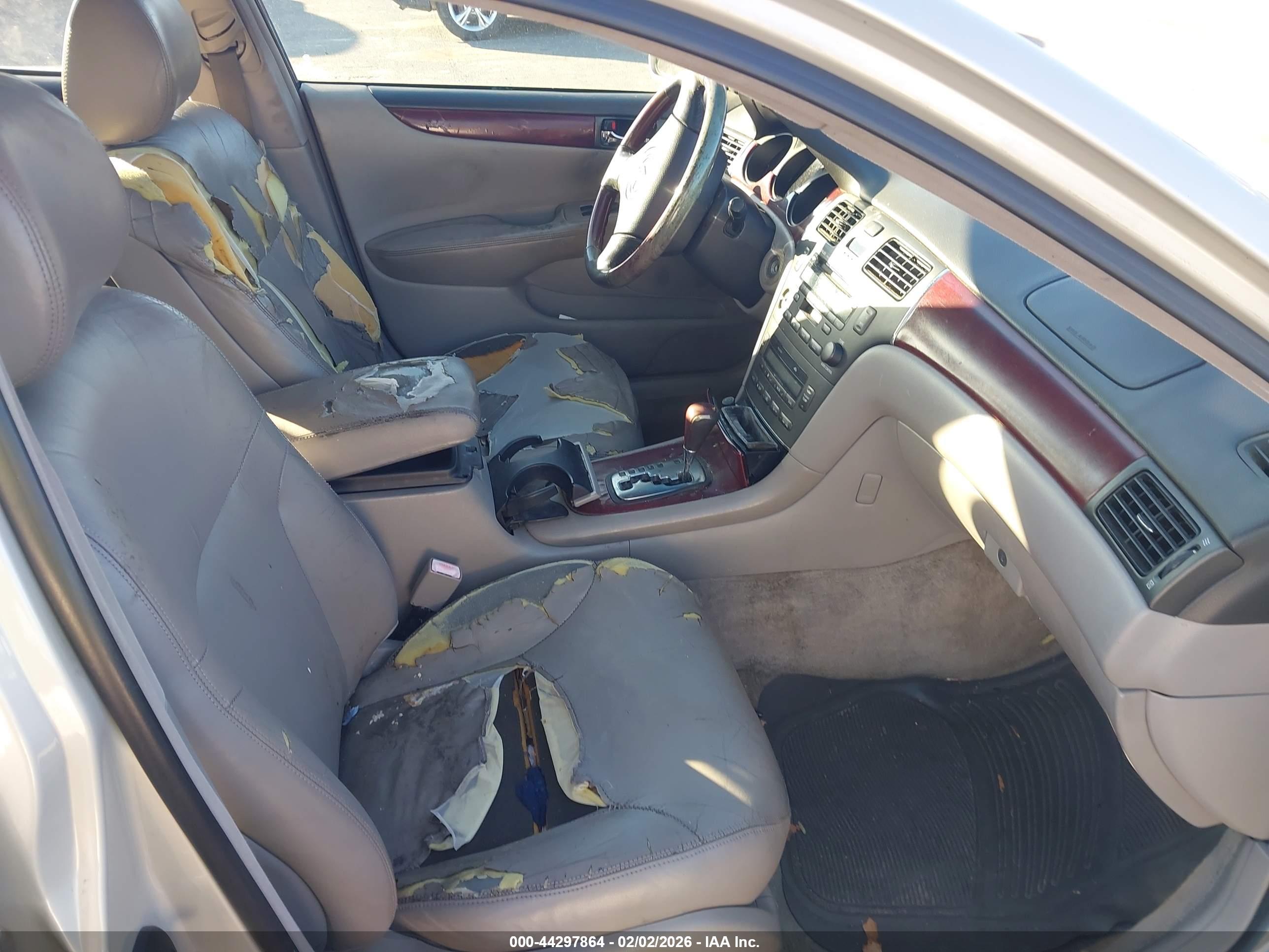 LEXUS ES image 5