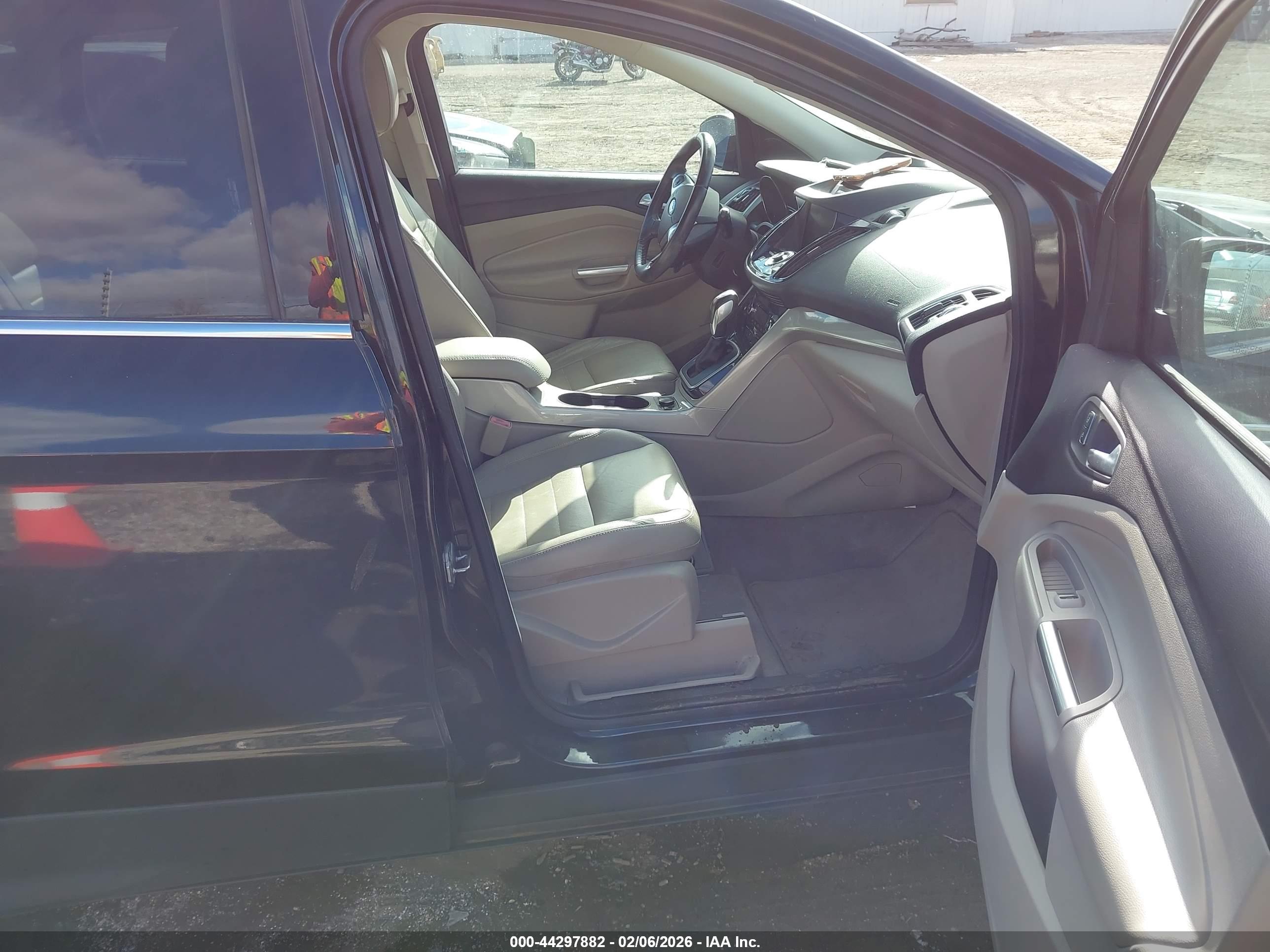 FORD ESCAPE image 5