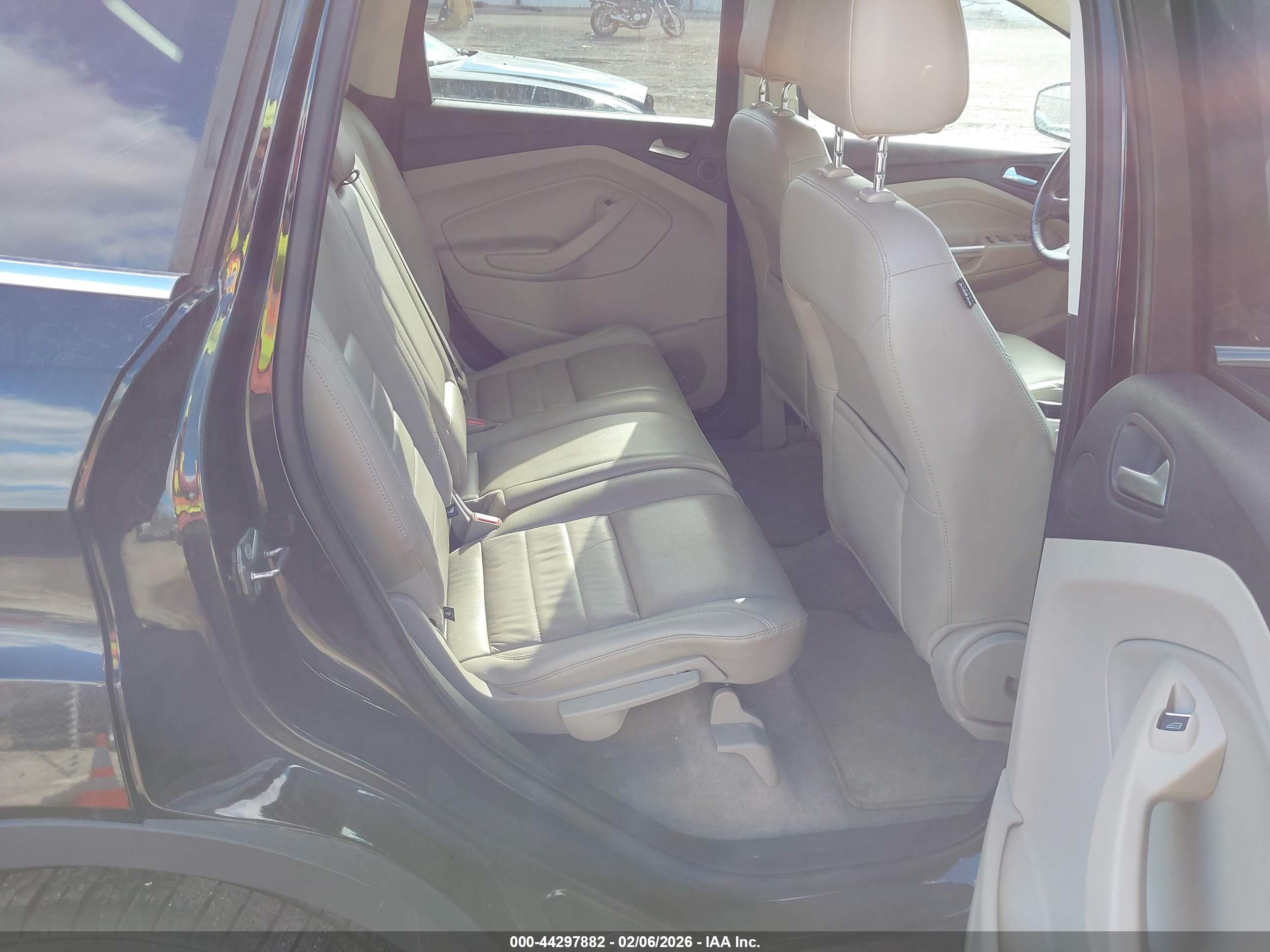 FORD ESCAPE image 8