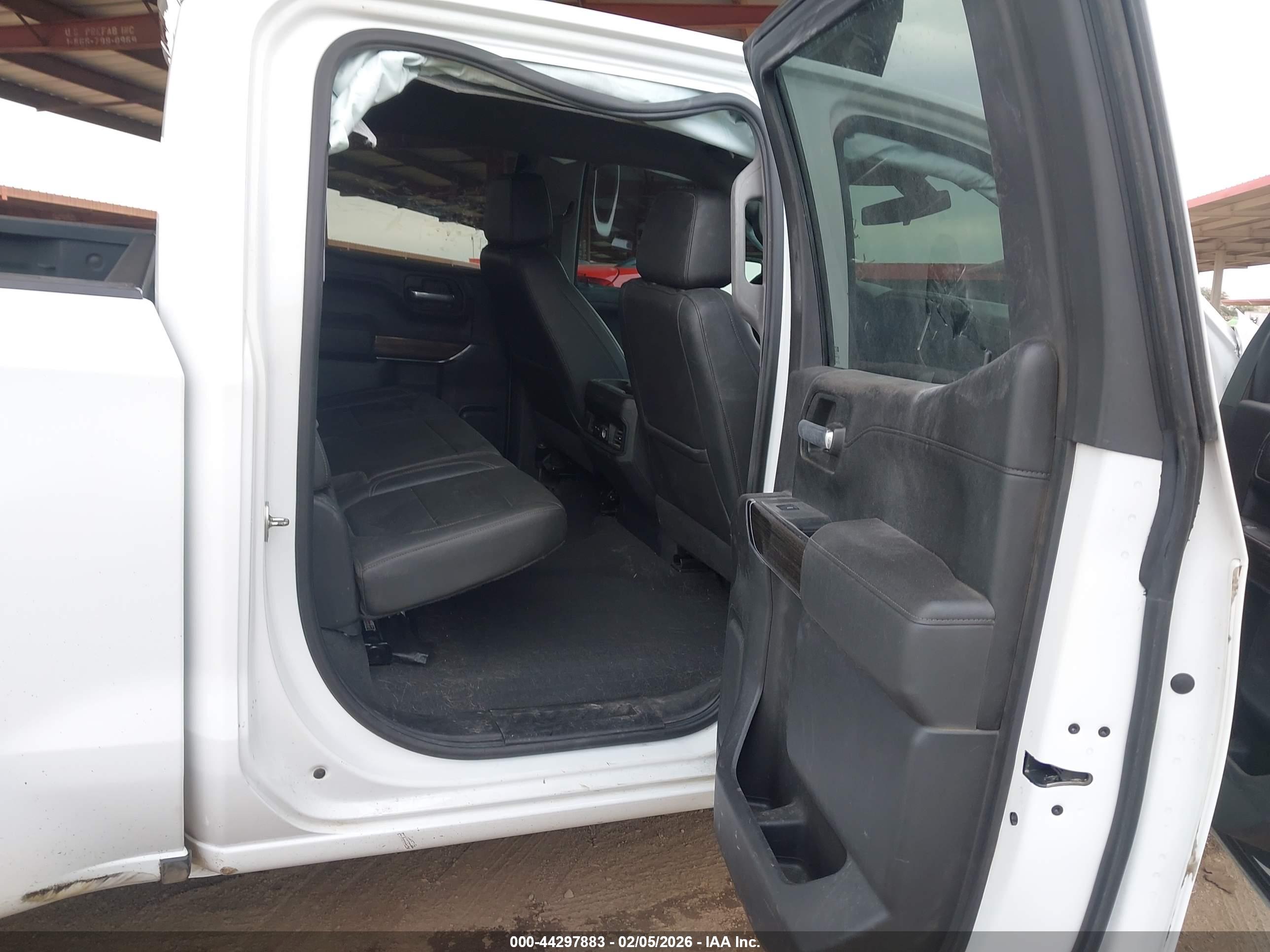 CHEVROLET SILVERADO image 8