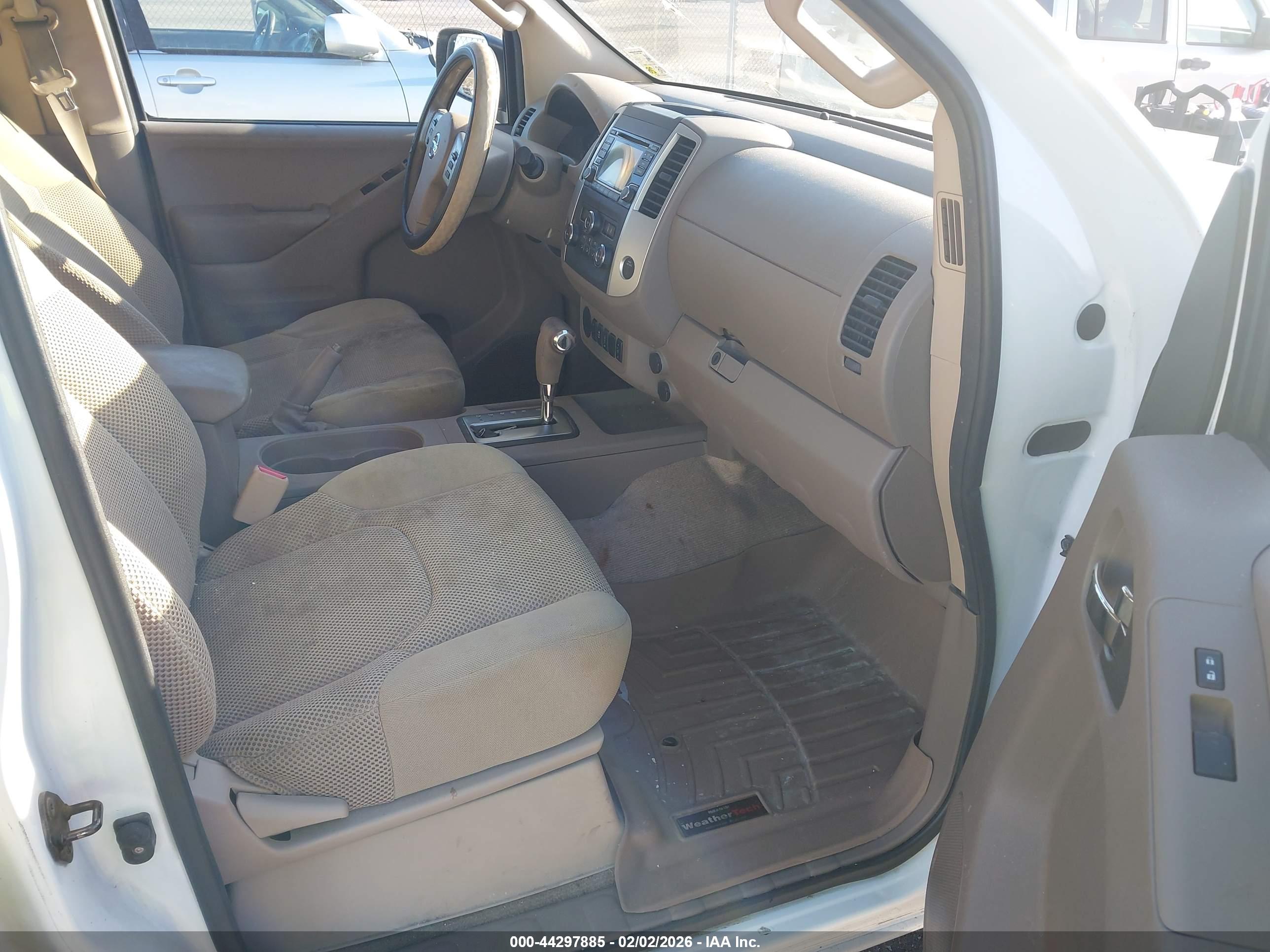 NISSAN FRONTIER image 5
