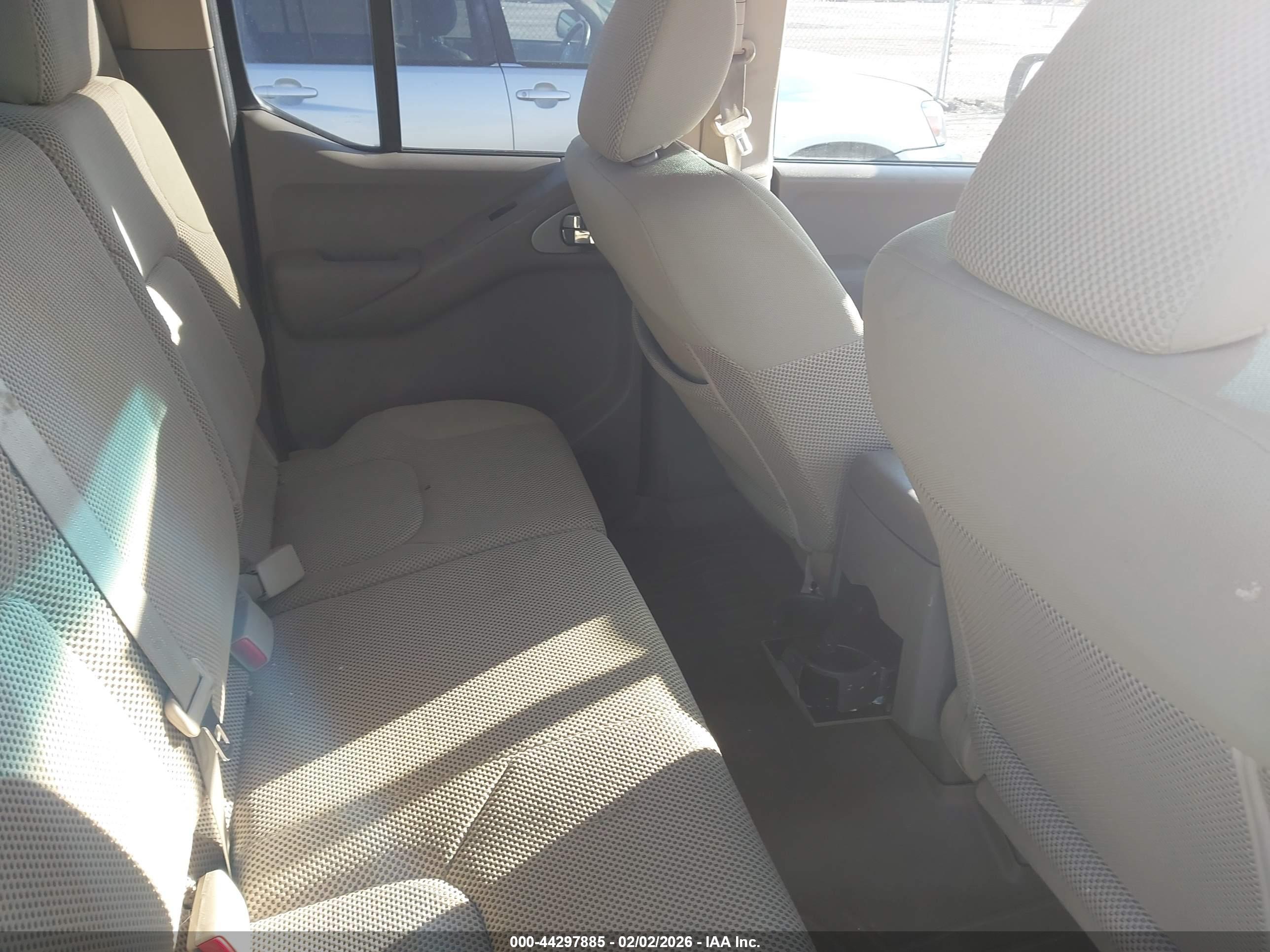 NISSAN FRONTIER image 8