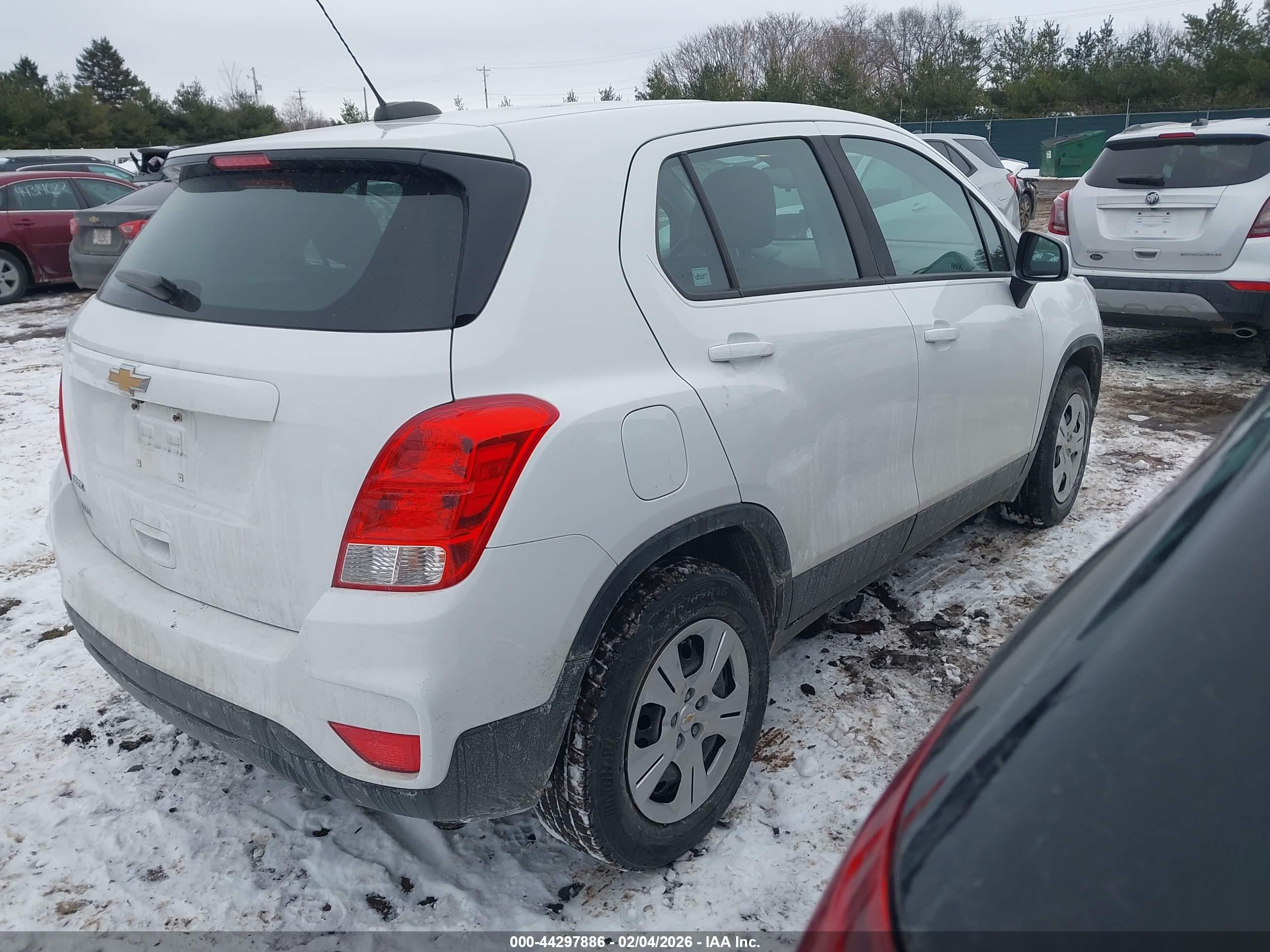 CHEVROLET TRAX image 4