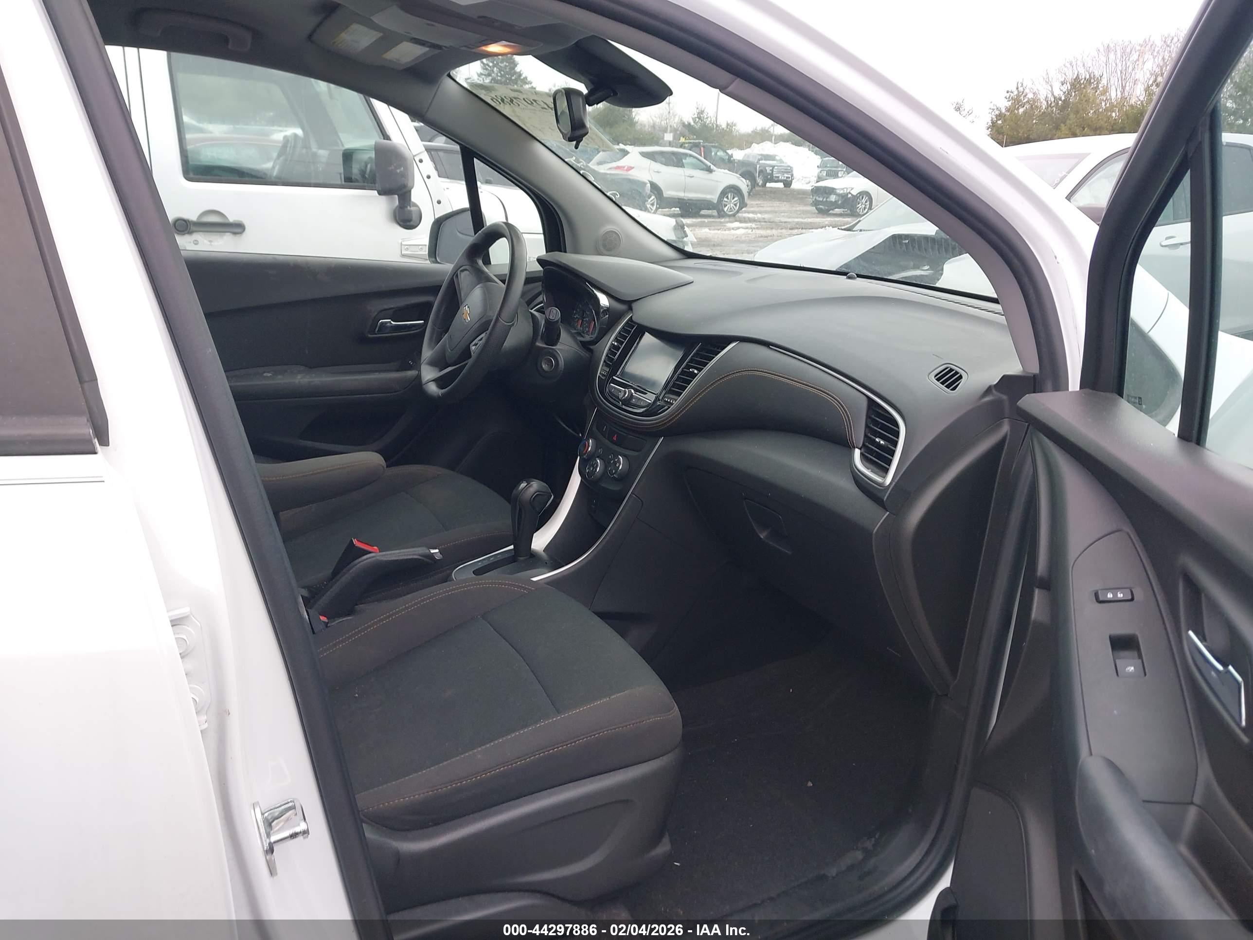 CHEVROLET TRAX image 5