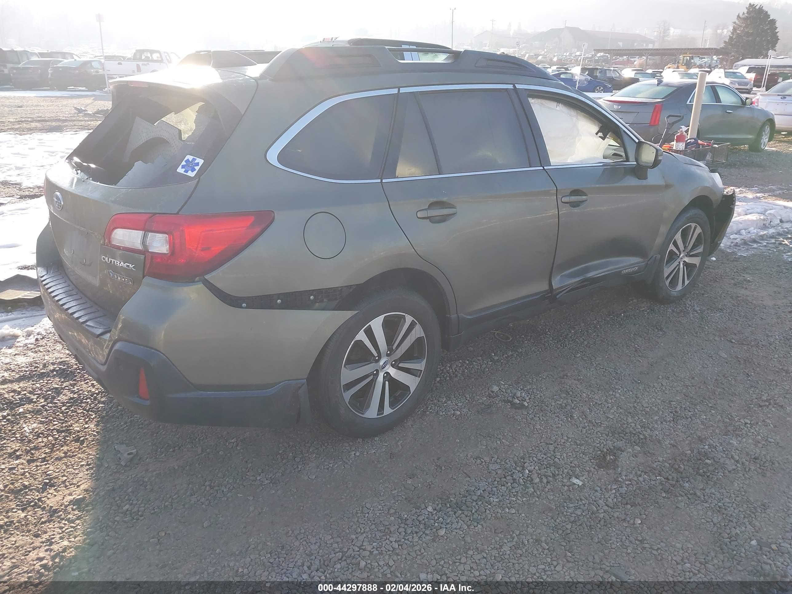 SUBARU OUTBACK image 4