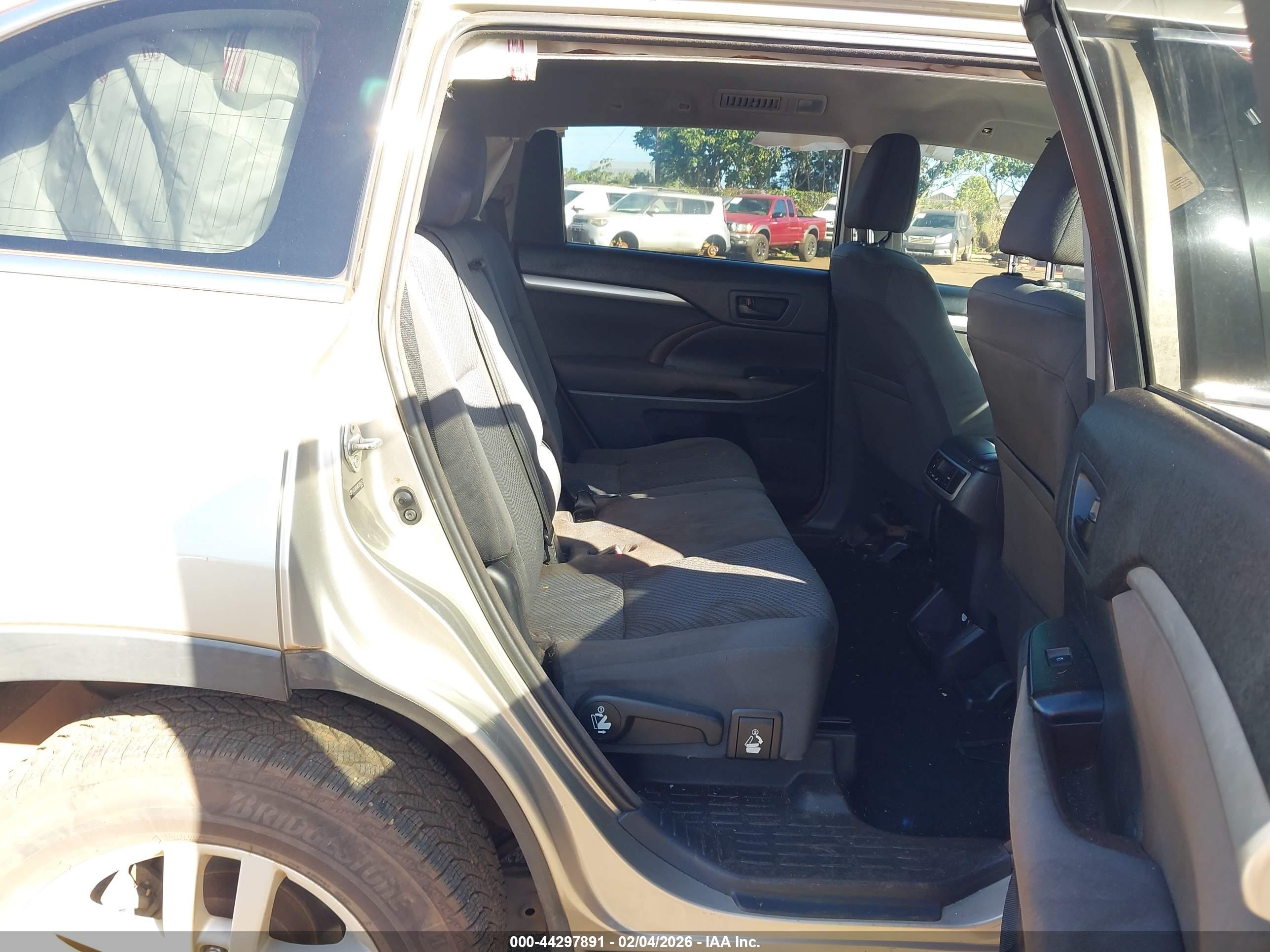 TOYOTA HIGHLANDER image 8