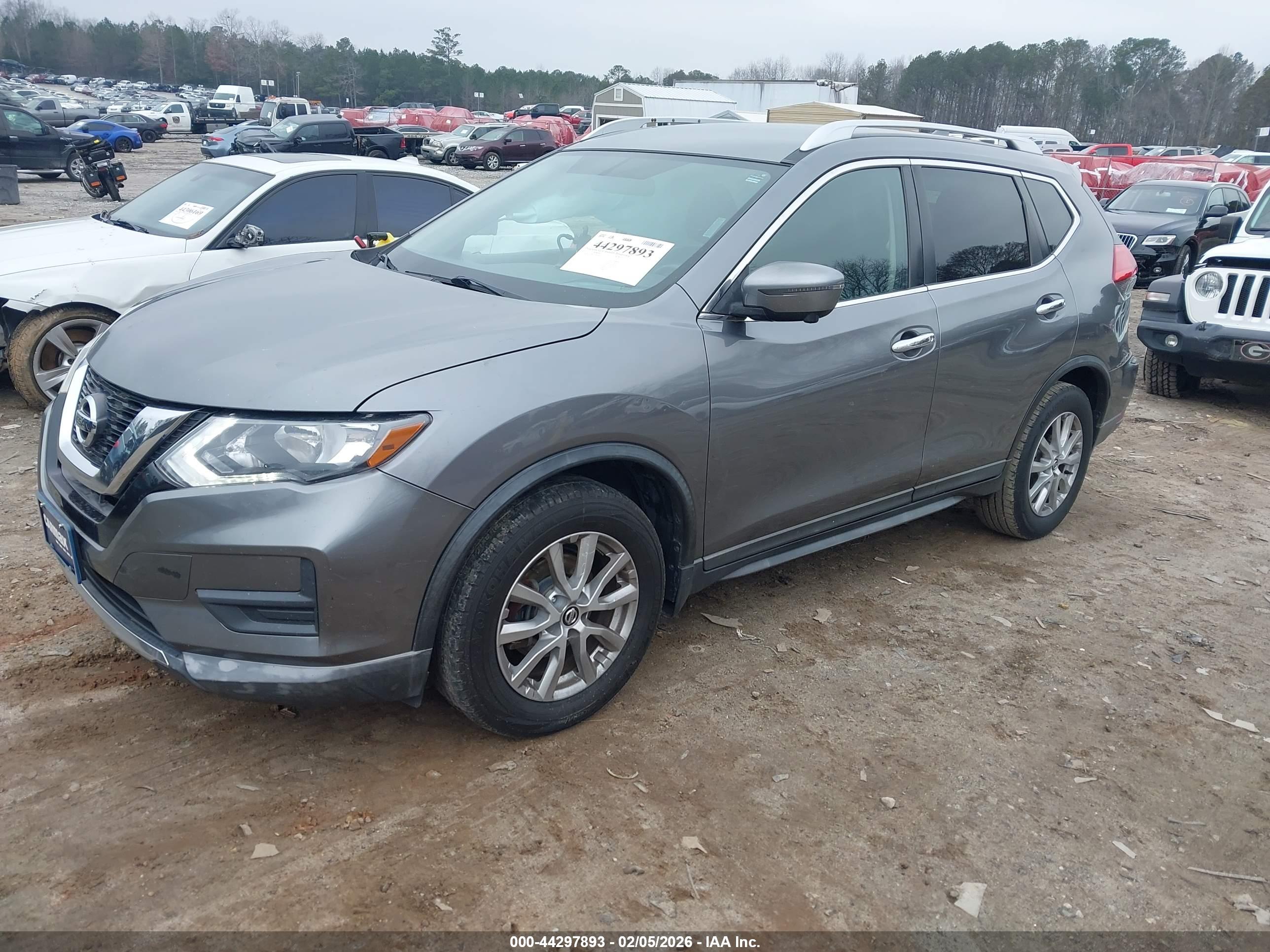 NISSAN ROGUE image 2