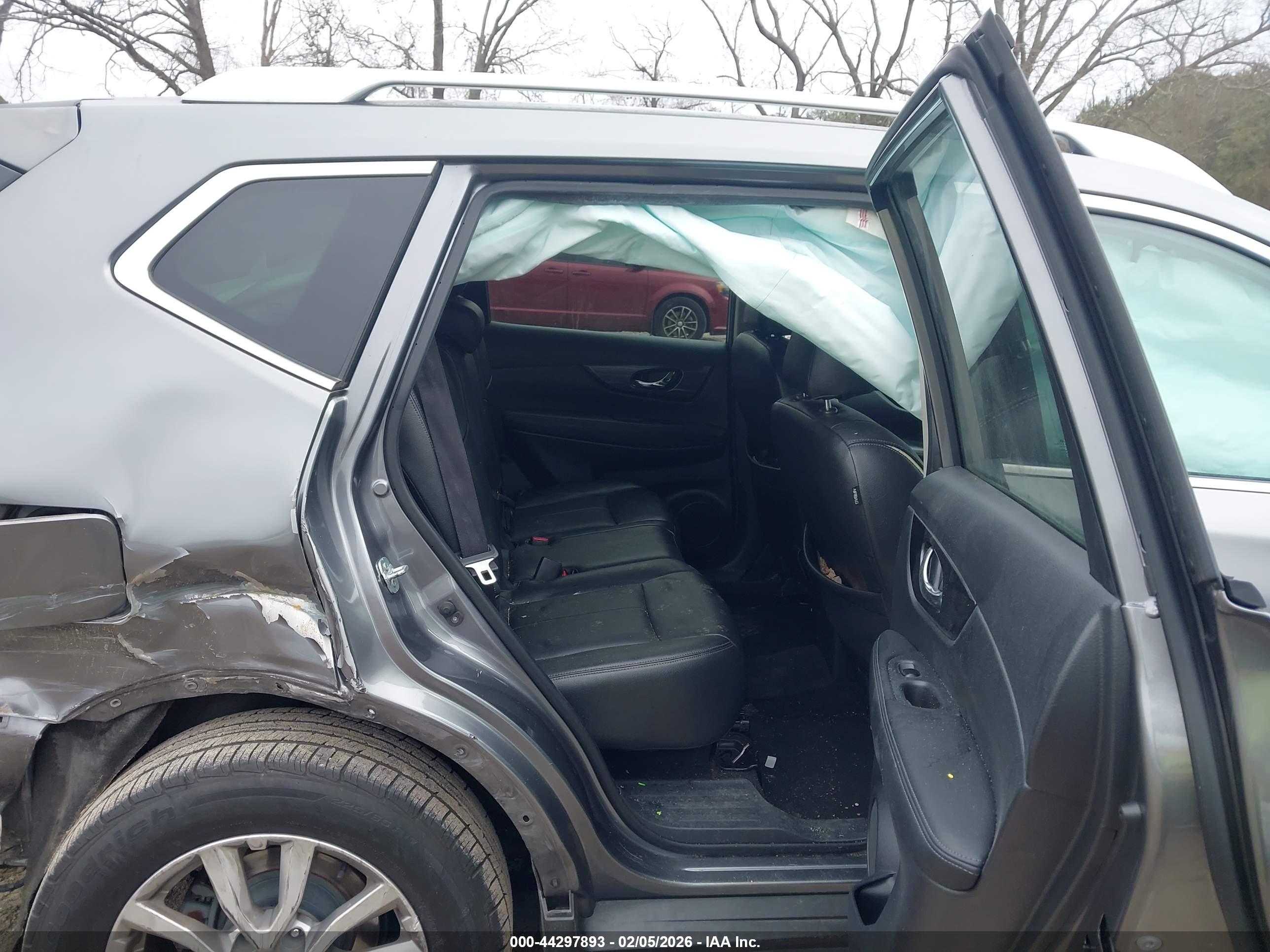 NISSAN ROGUE image 8