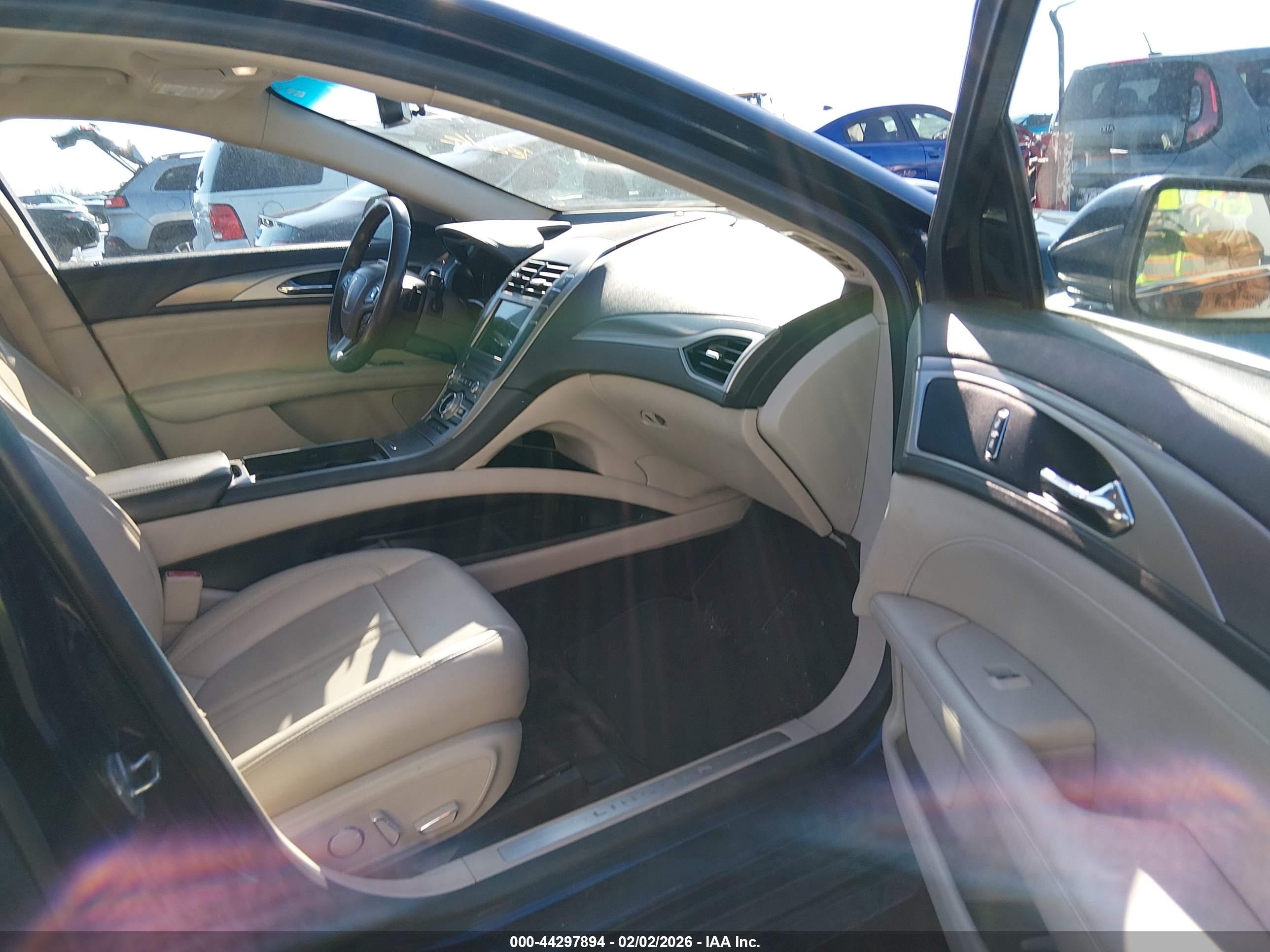 LINCOLN MKZ image 5