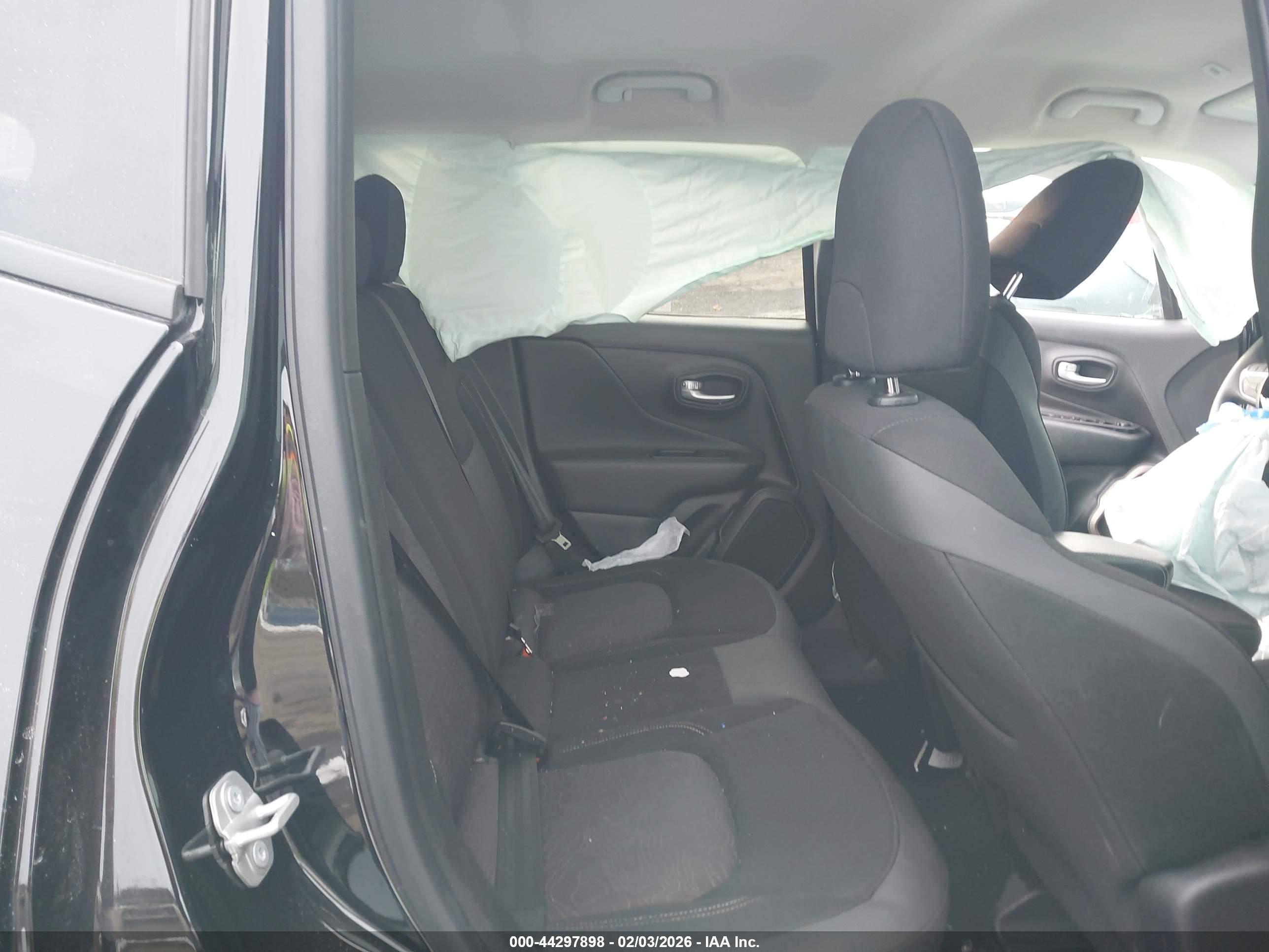 JEEP RENEGADE image 8