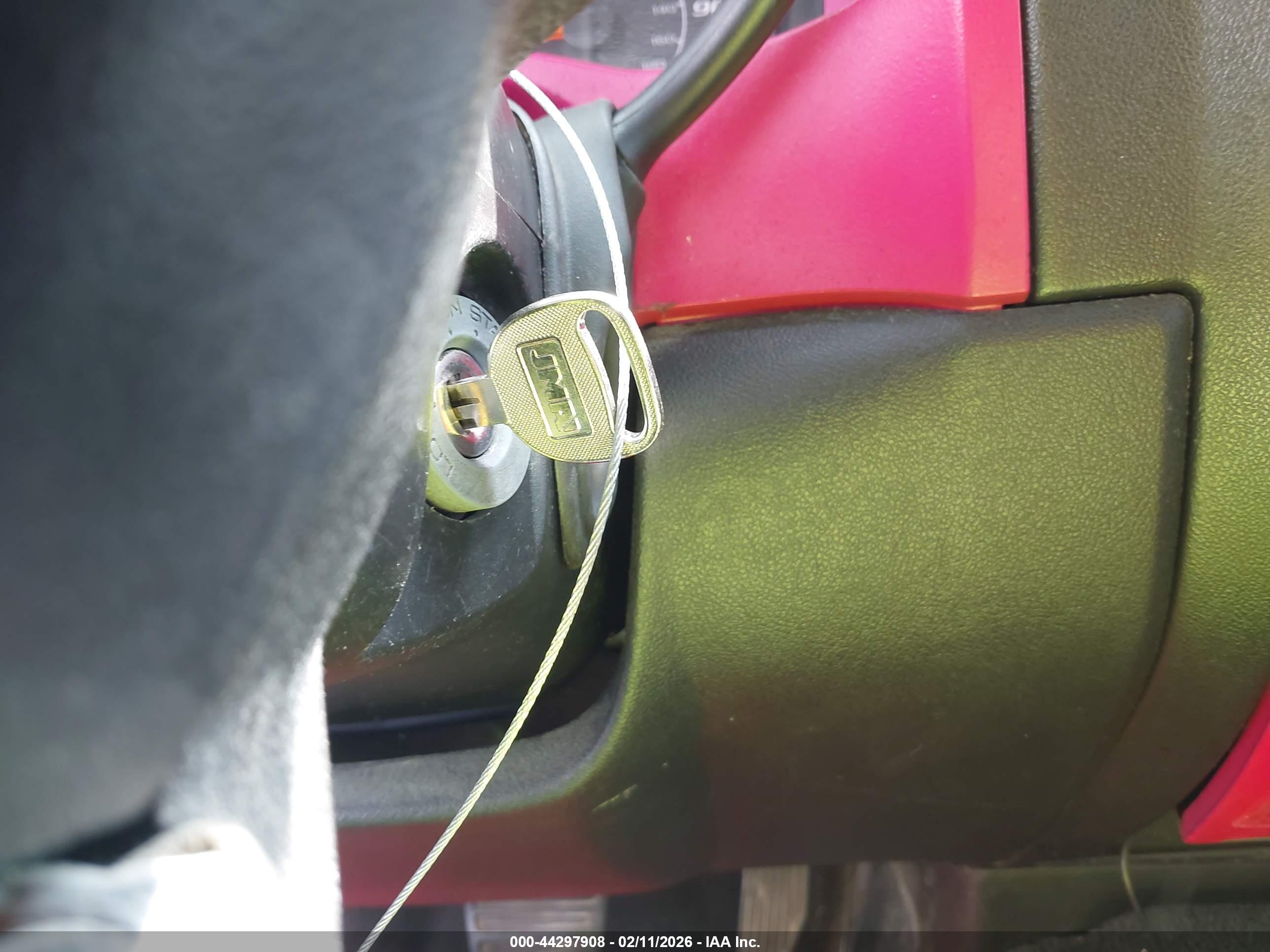 CHEVROLET COLORADO image 11