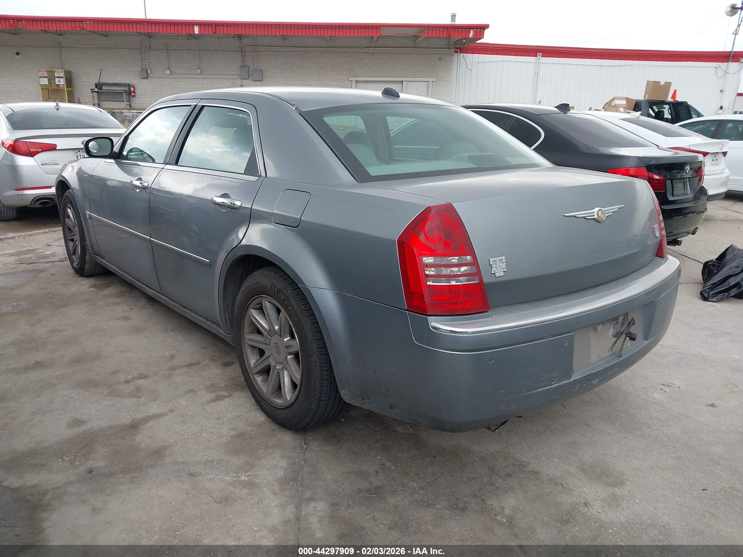 CHRYSLER 300C image 3