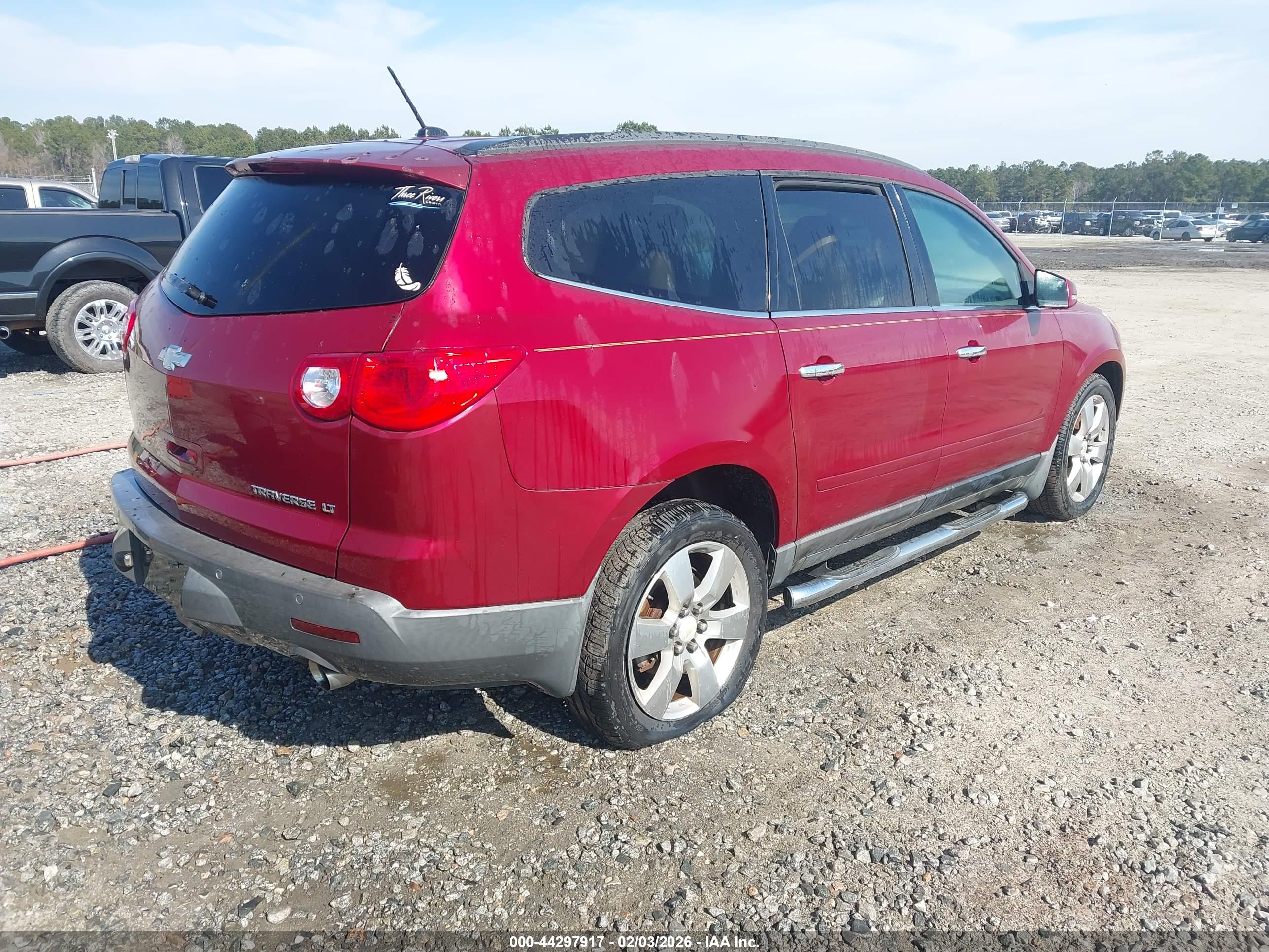 CHEVROLET TRAVERSE image 4