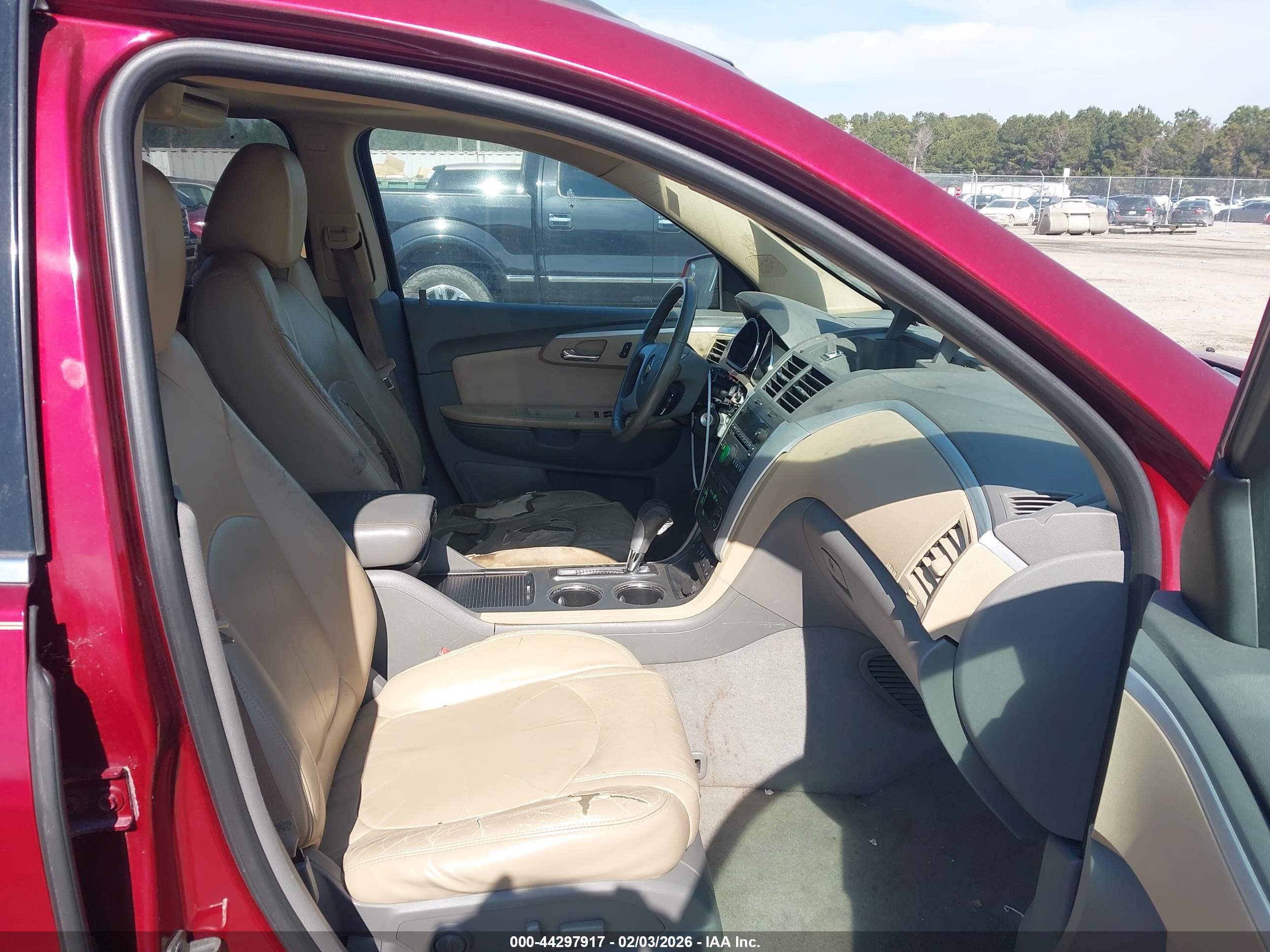 CHEVROLET TRAVERSE image 5