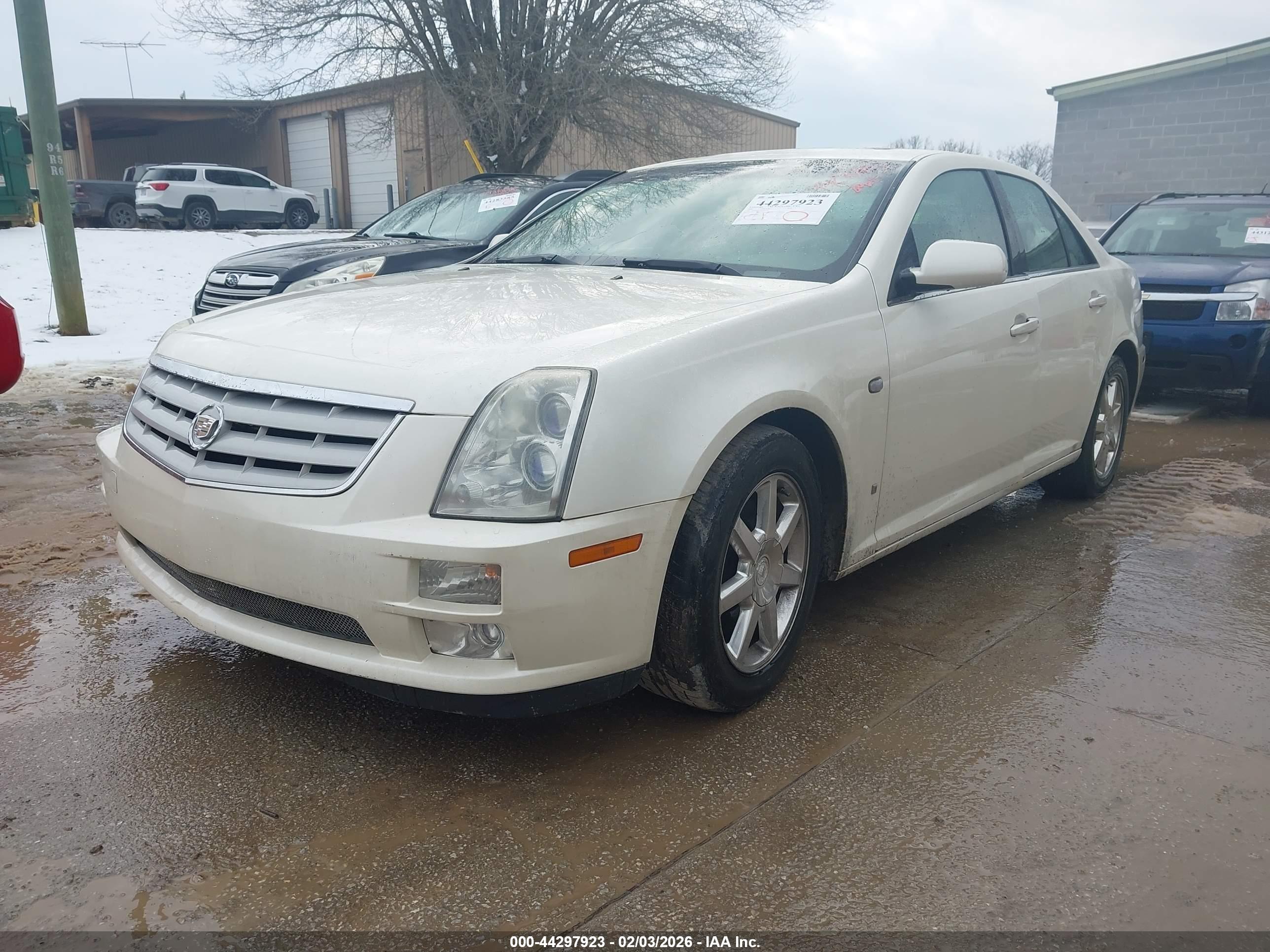 CADILLAC STS image 2