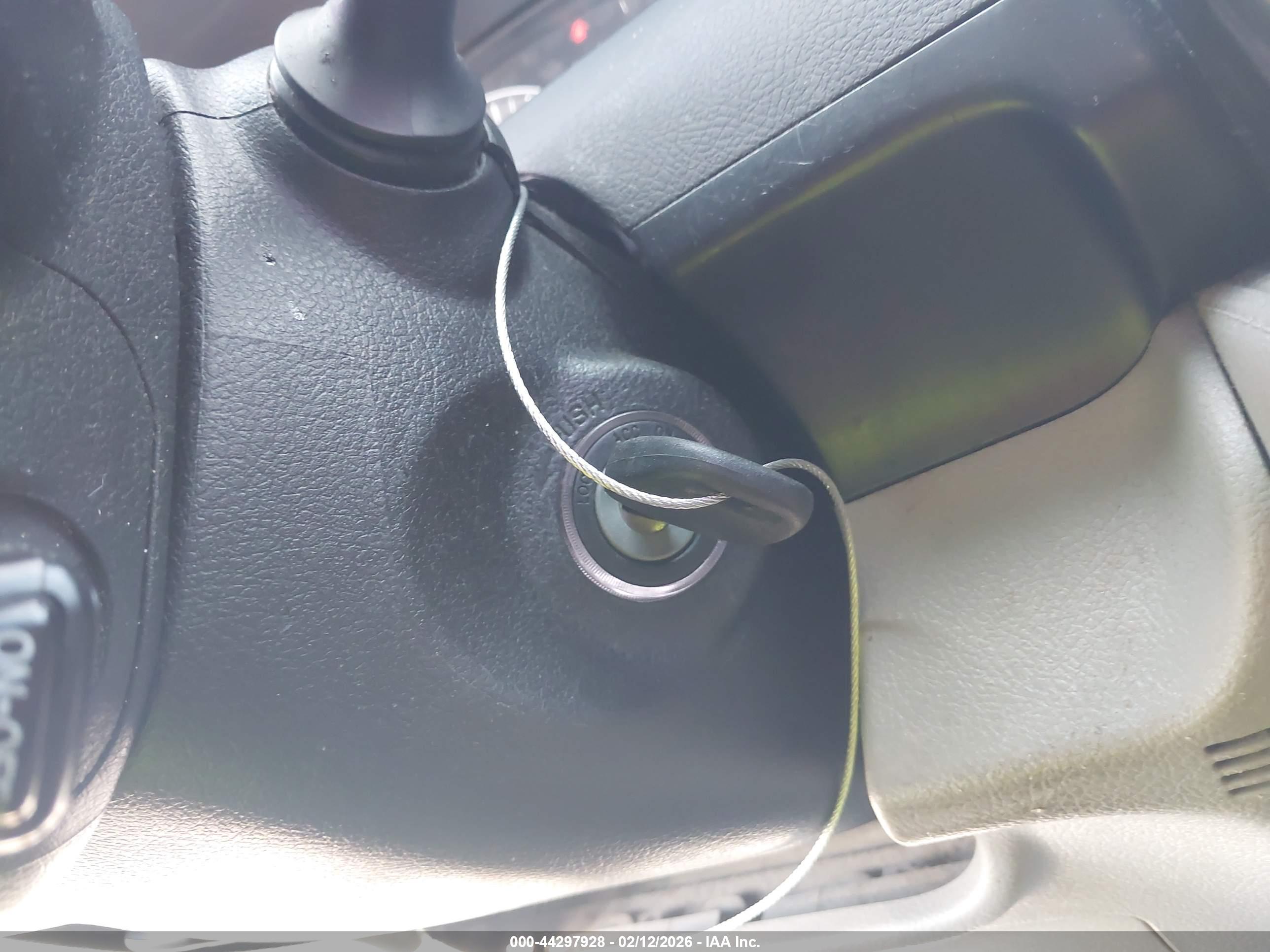 TOYOTA CAMRY image 11