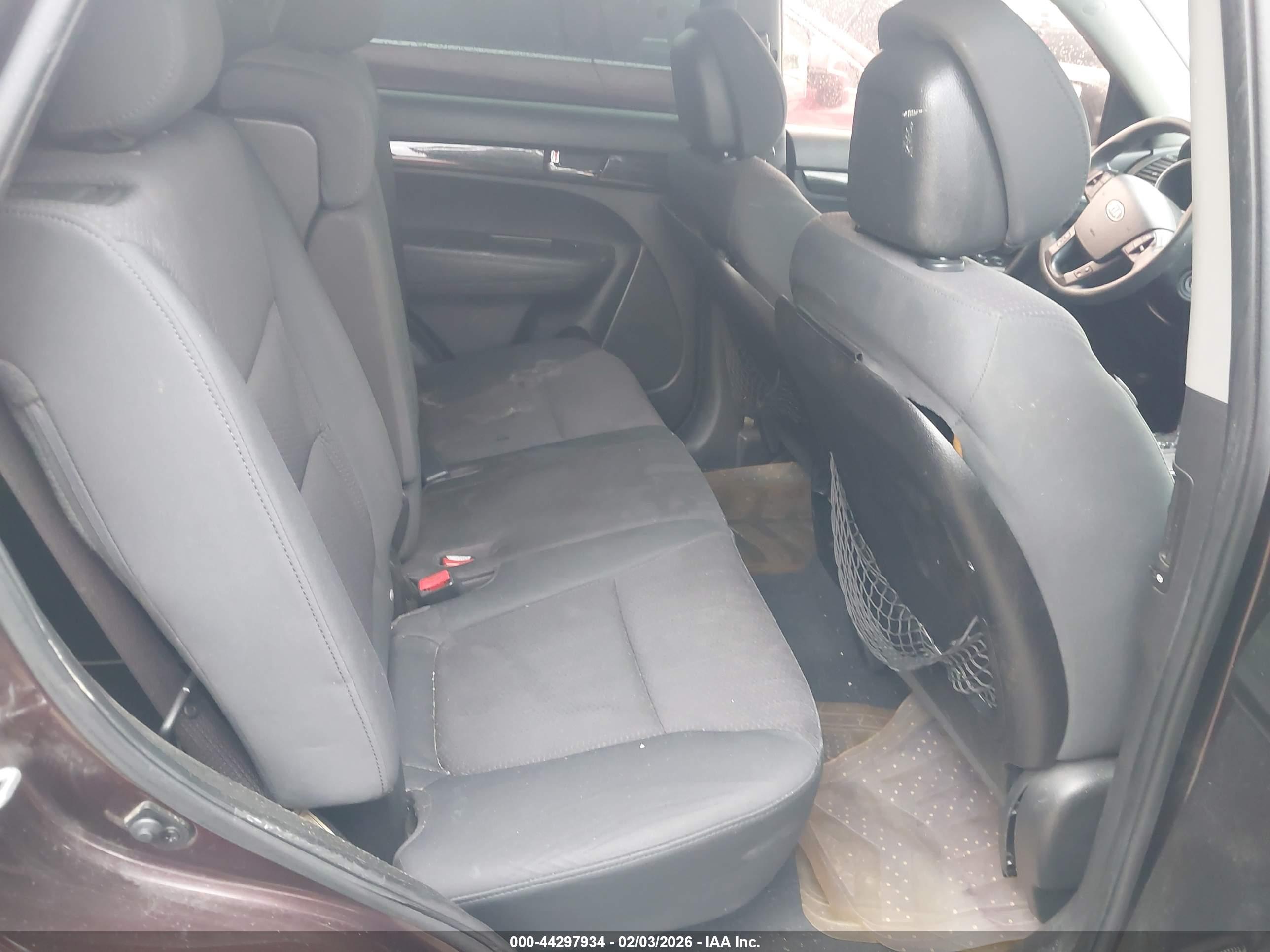 KIA SORENTO image 8