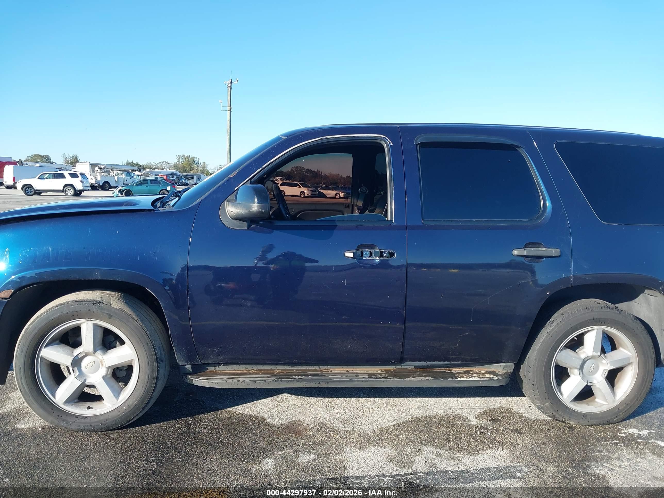 CHEVROLET TAHOE image 6