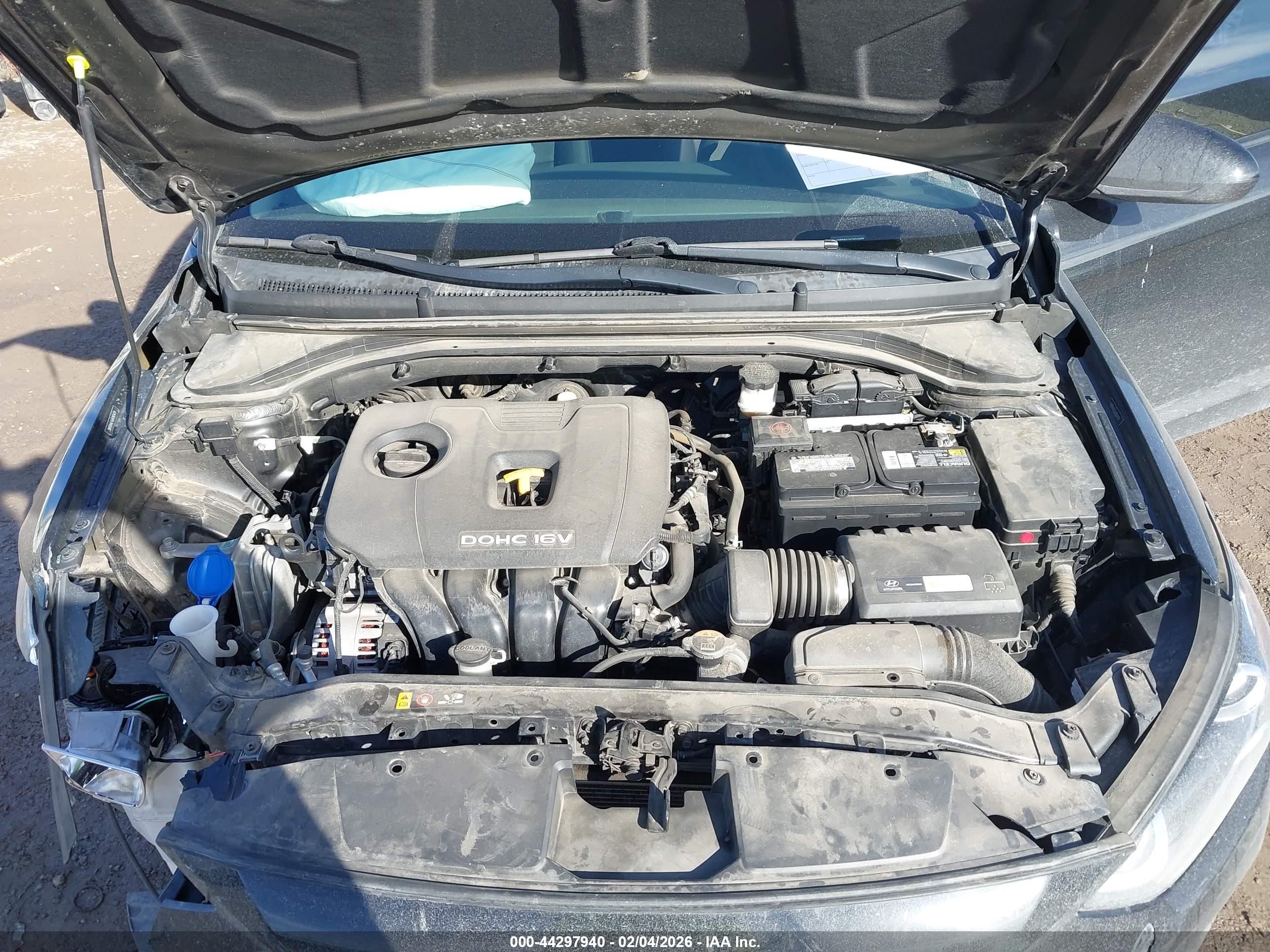 HYUNDAI ELANTRA image 10
