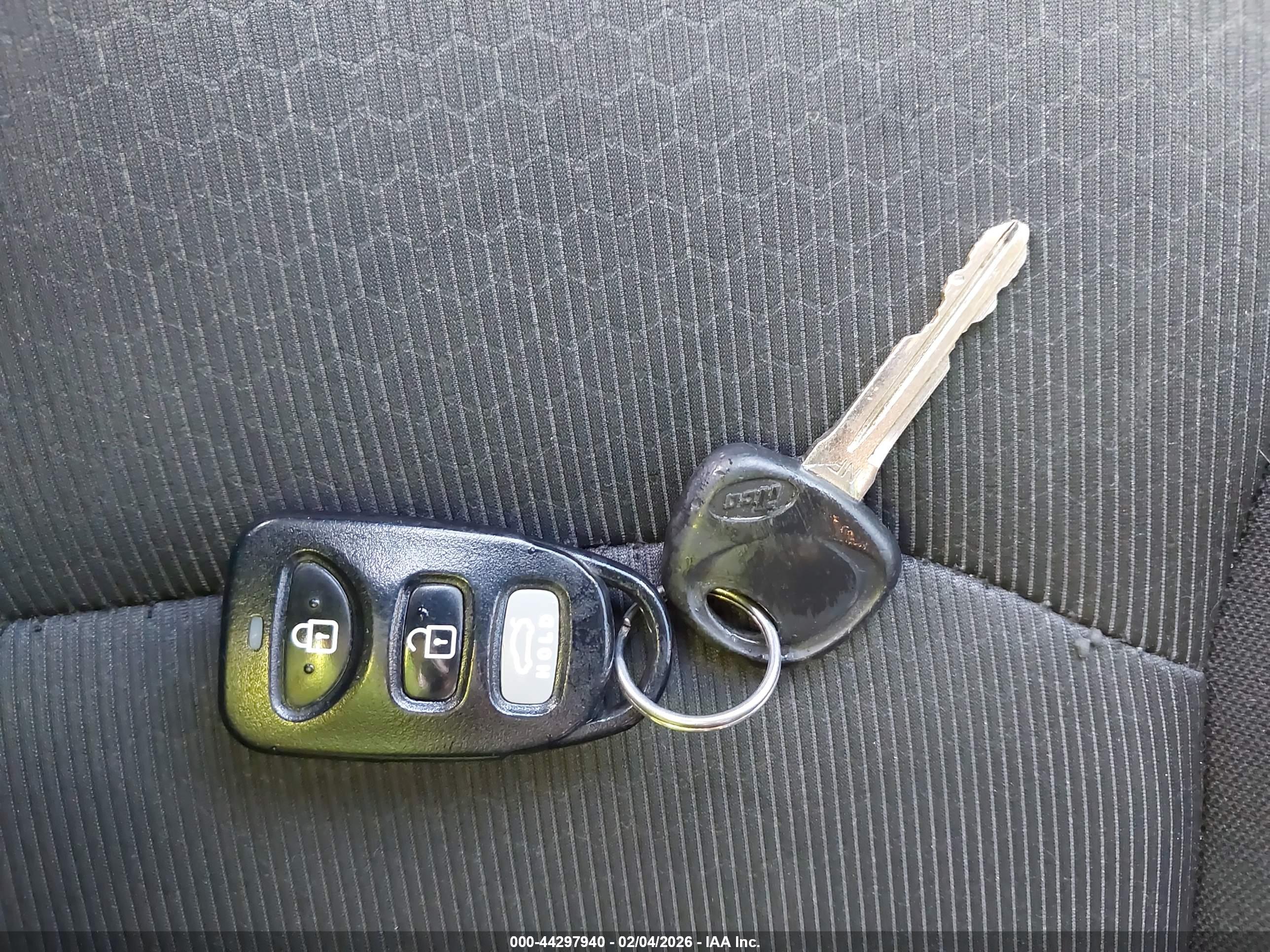 HYUNDAI ELANTRA image 11