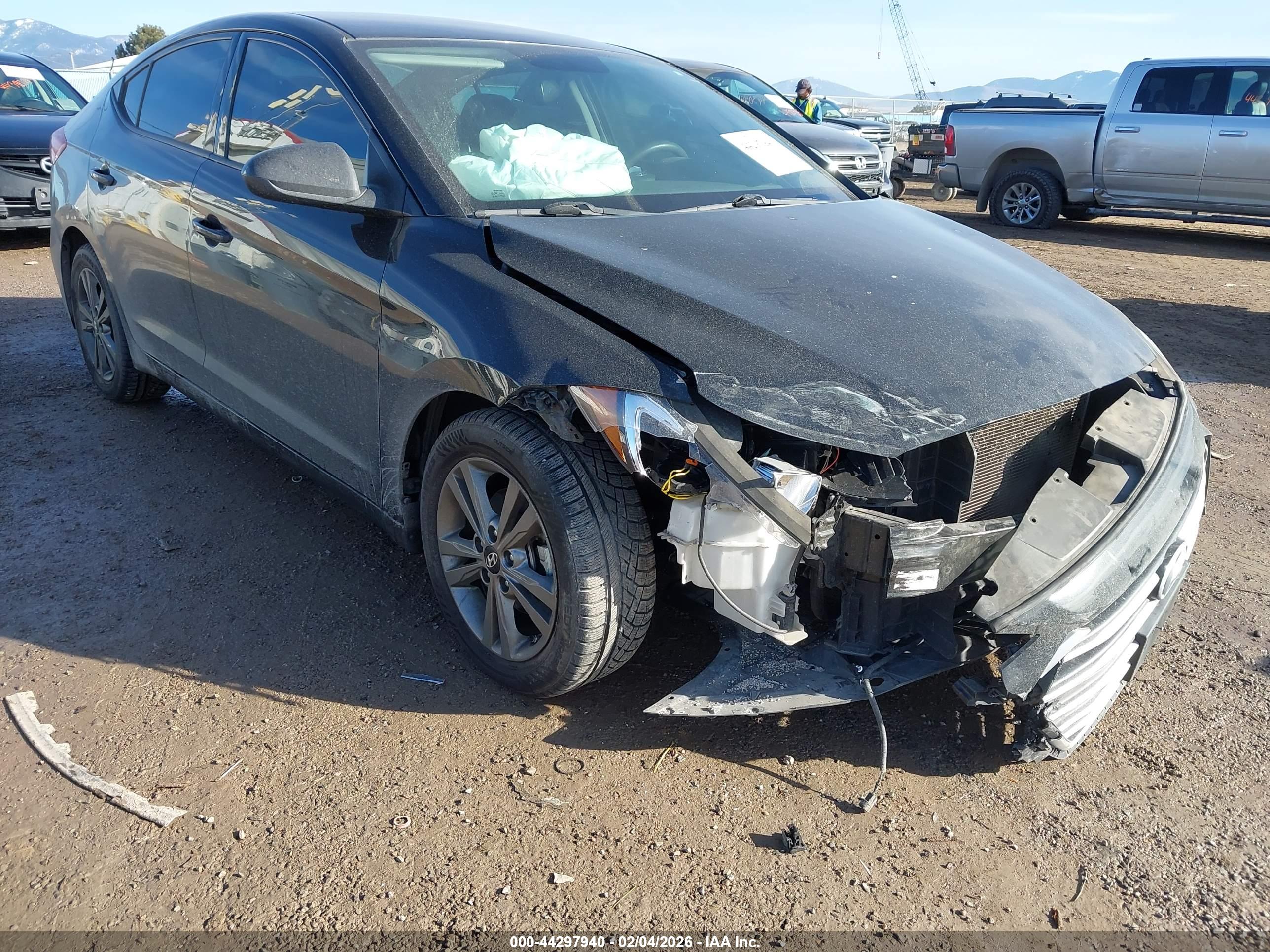 HYUNDAI ELANTRA image 6
