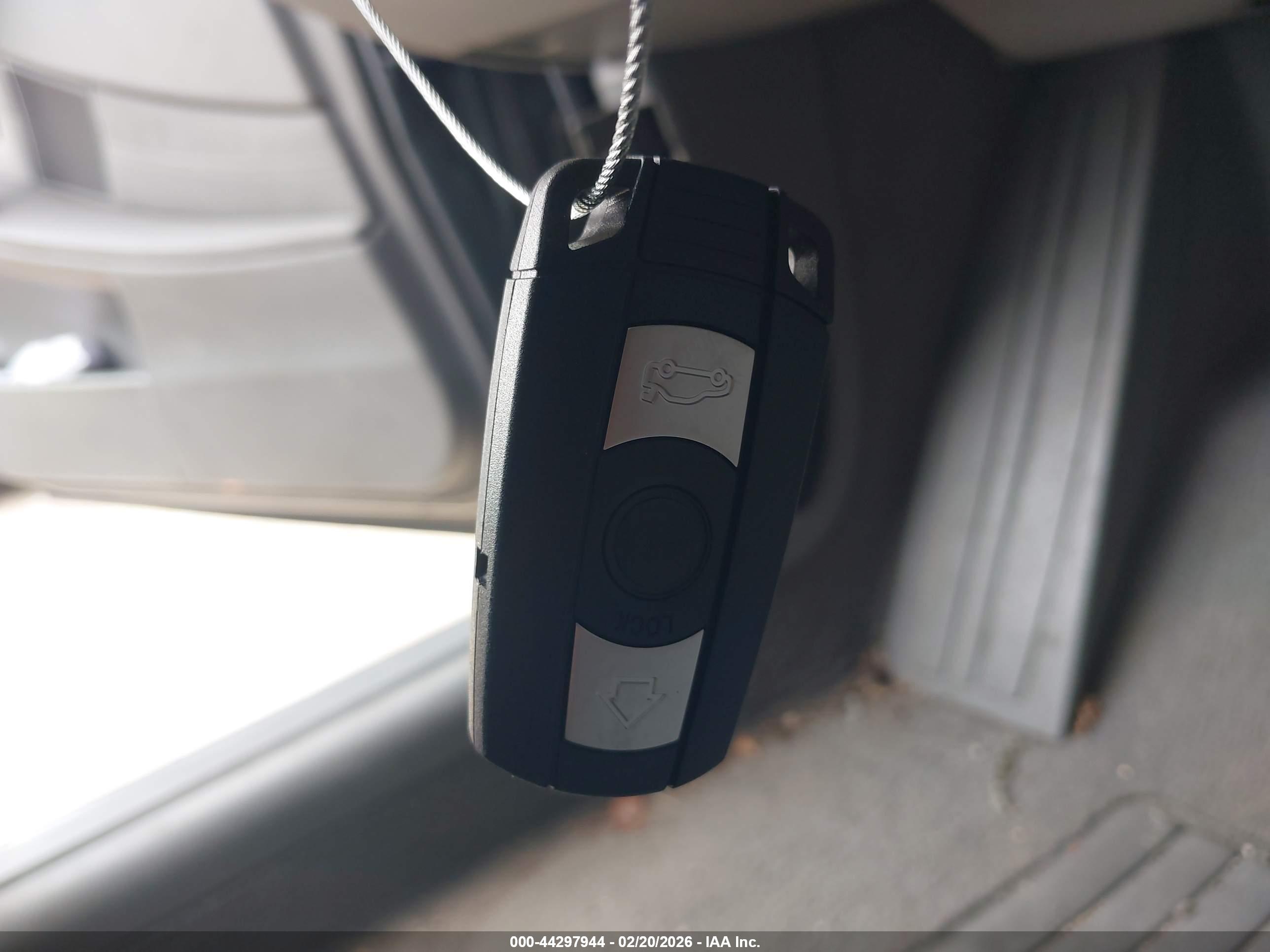 BMW 550I image 11