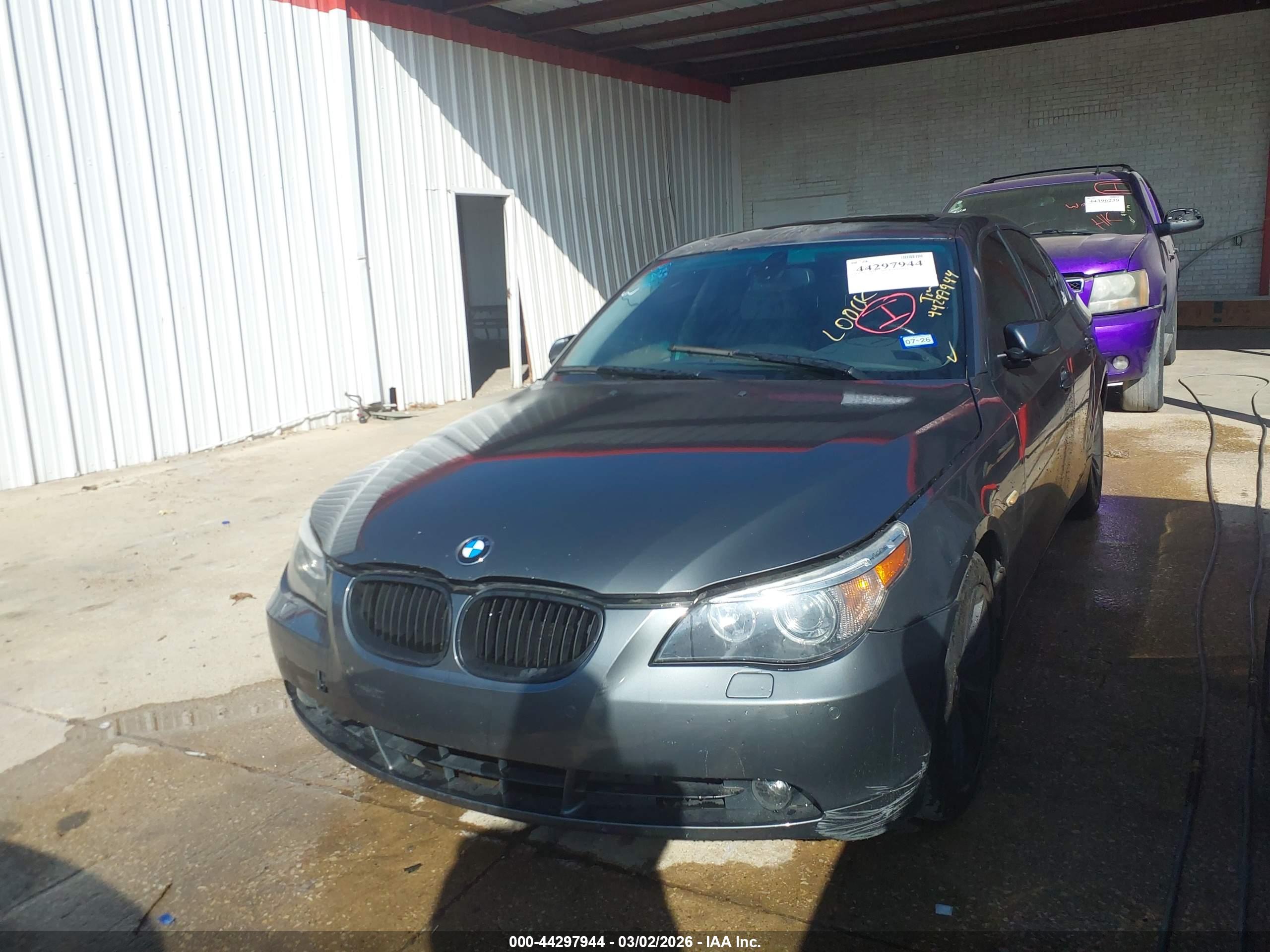 BMW 550I image 2