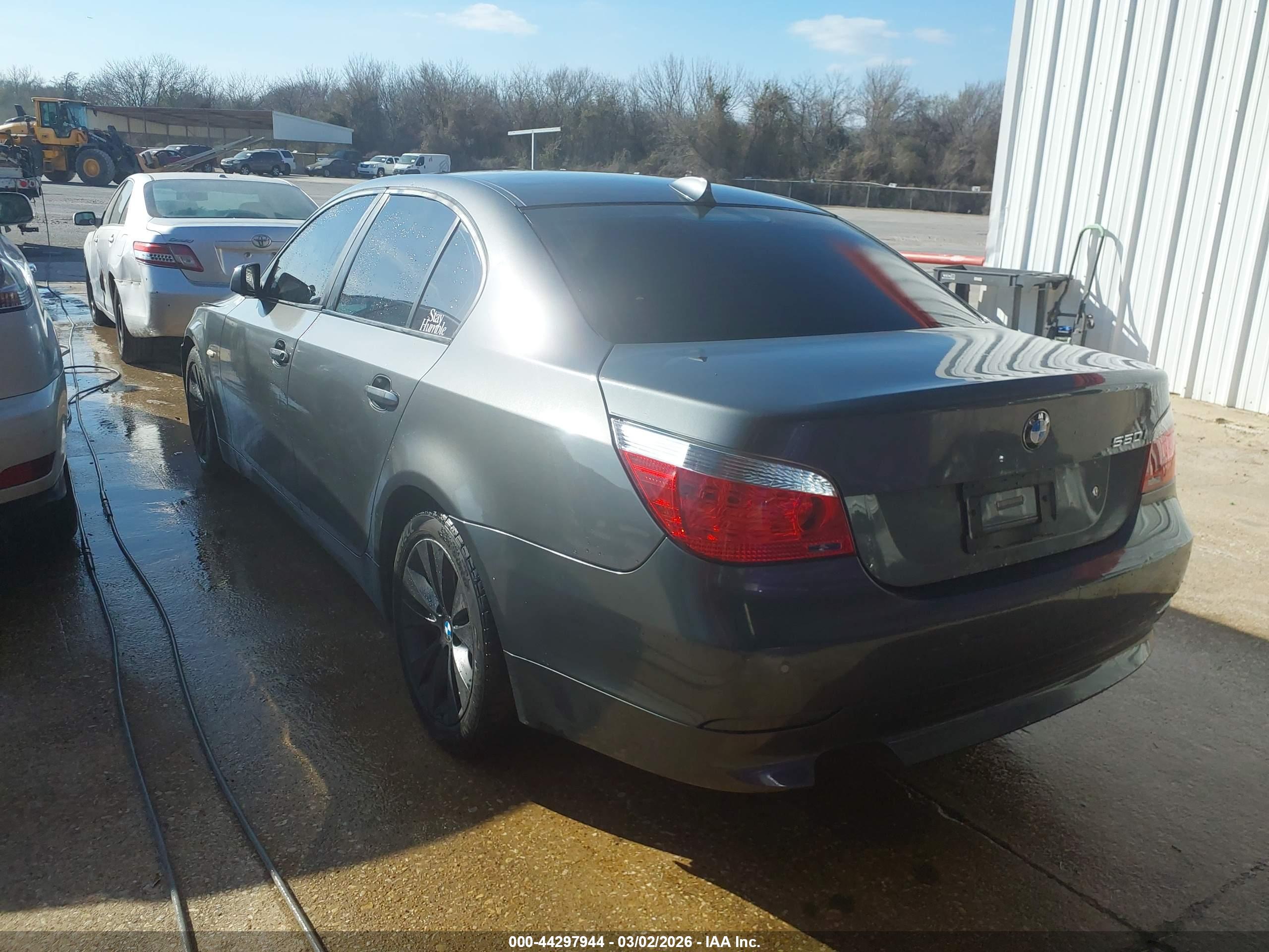 BMW 550I image 3