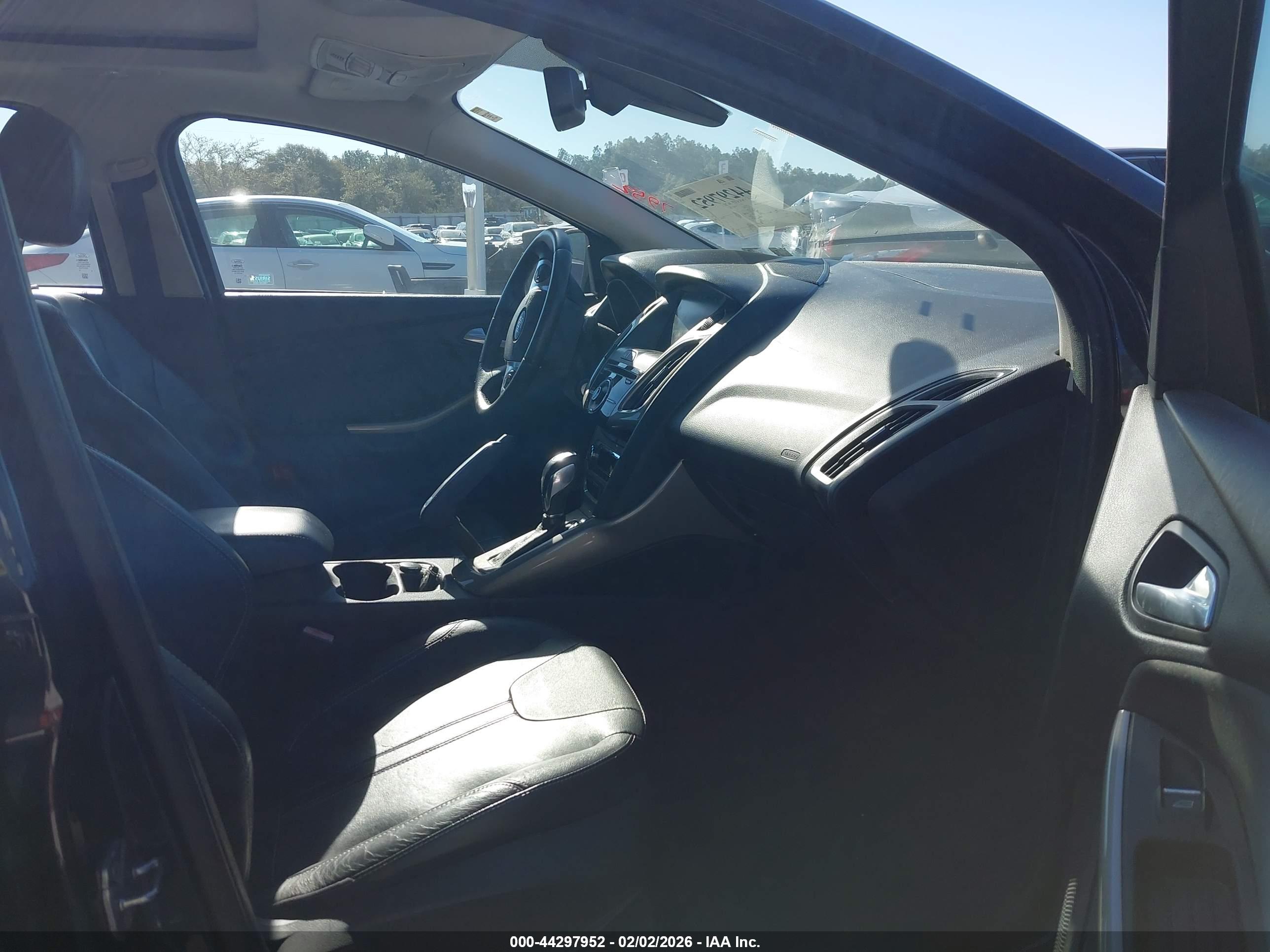 FORD FOCUS image 5