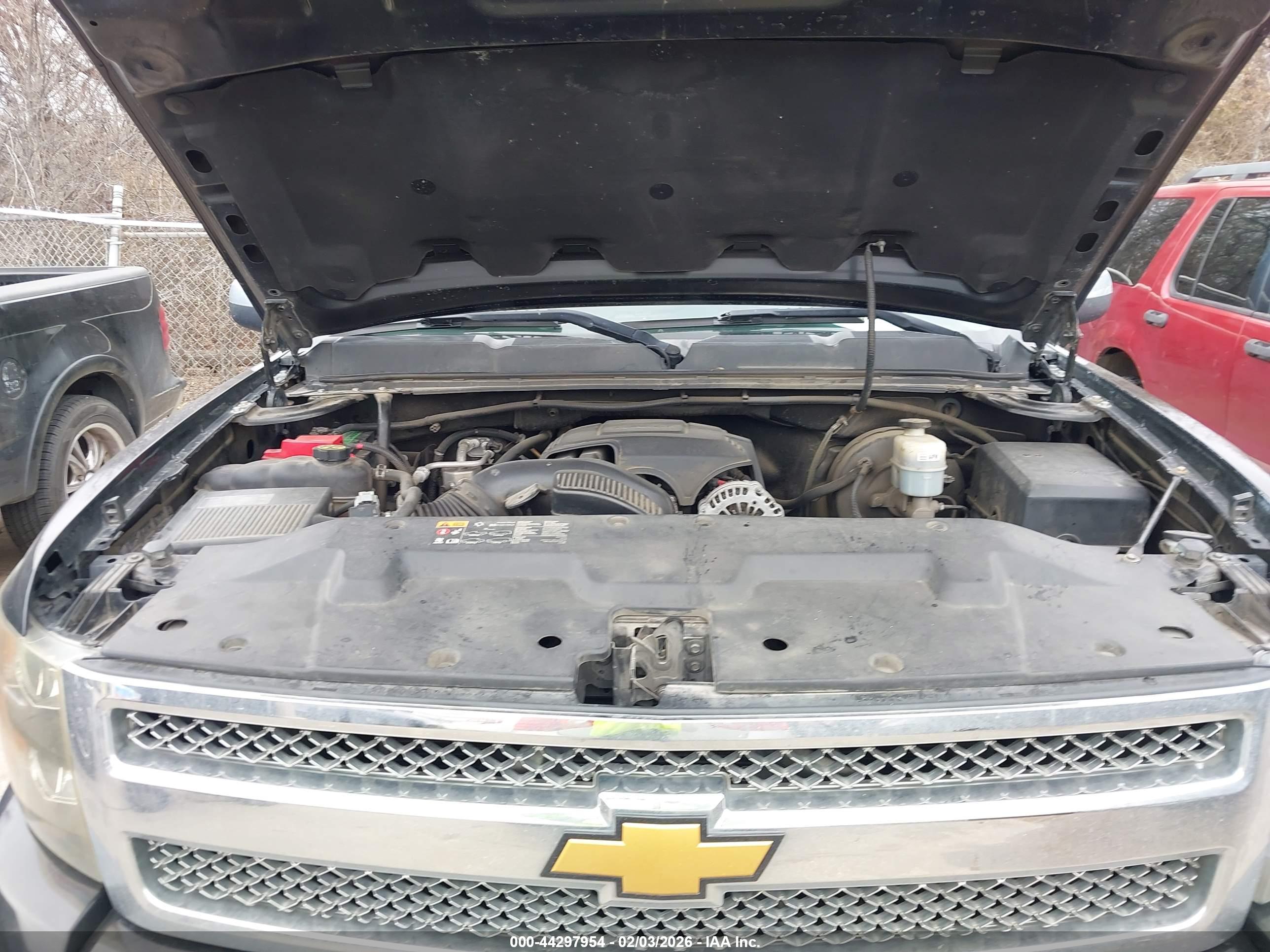 CHEVROLET SILVERADO image 10